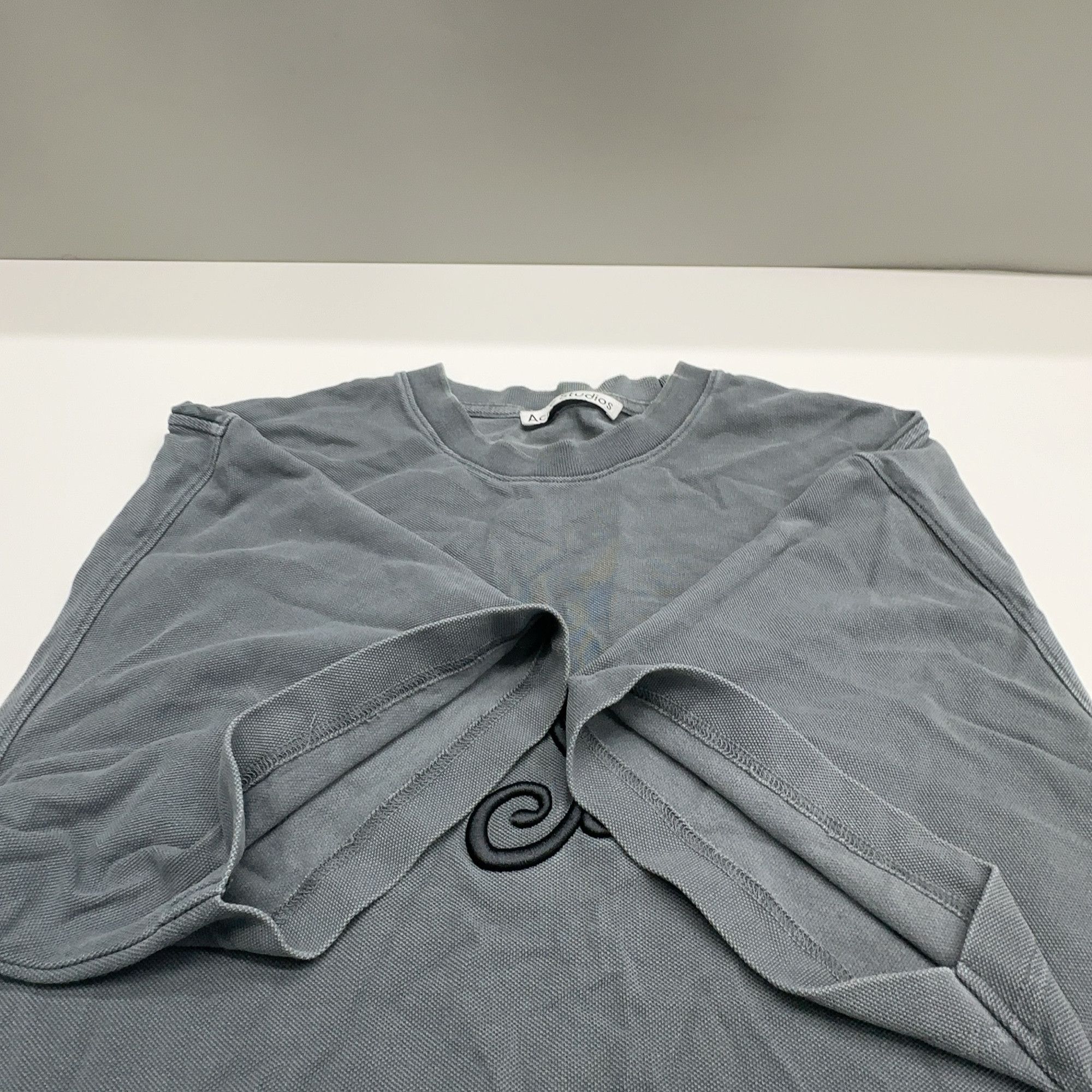 Acne Studios Acne Studios Embroidered Logo T-Shirt Size L Size US L / EU 52-54 / 3 - 10 Thumbnail