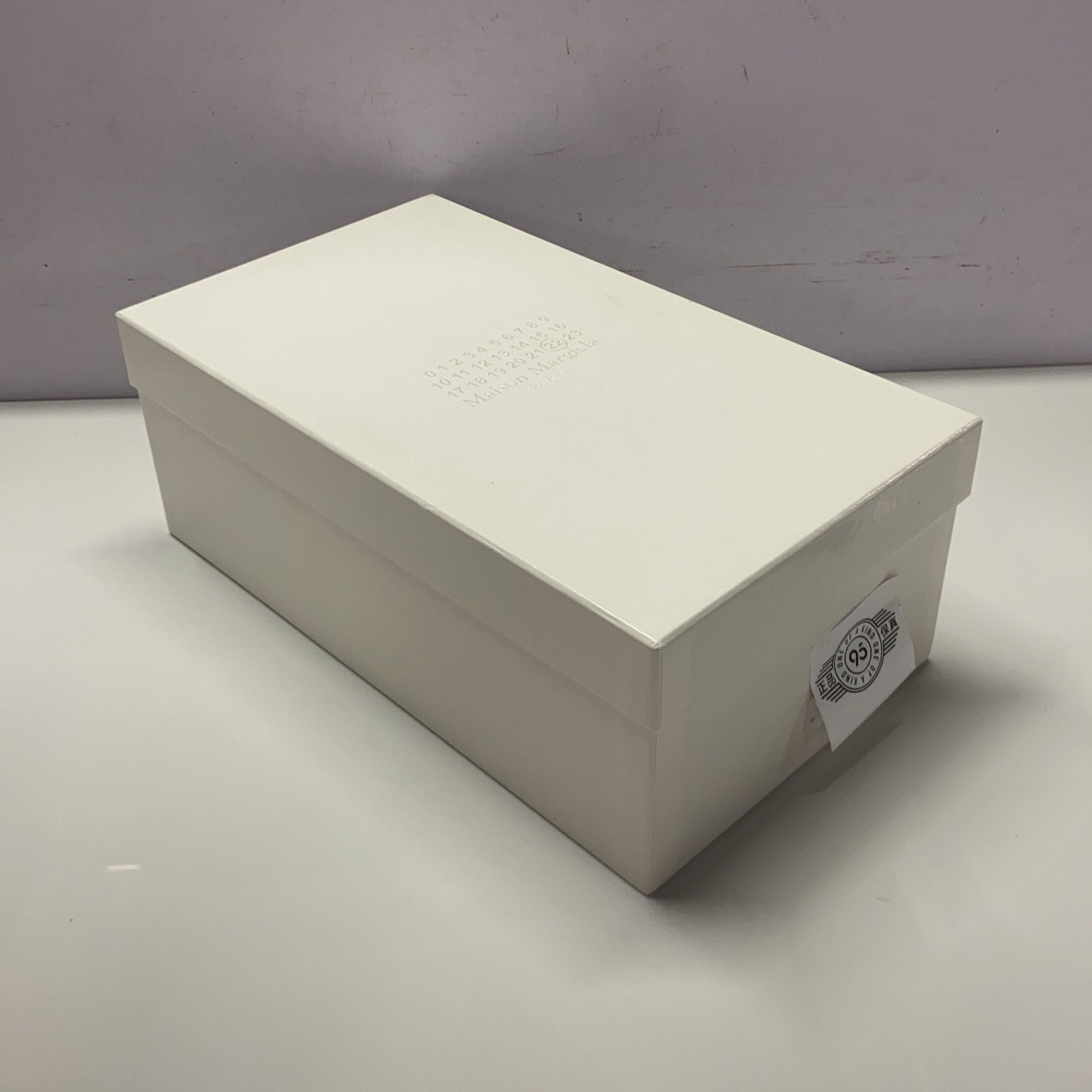 Maison Margiela Maison Margiela Replica Low-Top Sneakers Size 39 Size US 9 / IT 39 - 11 Thumbnail