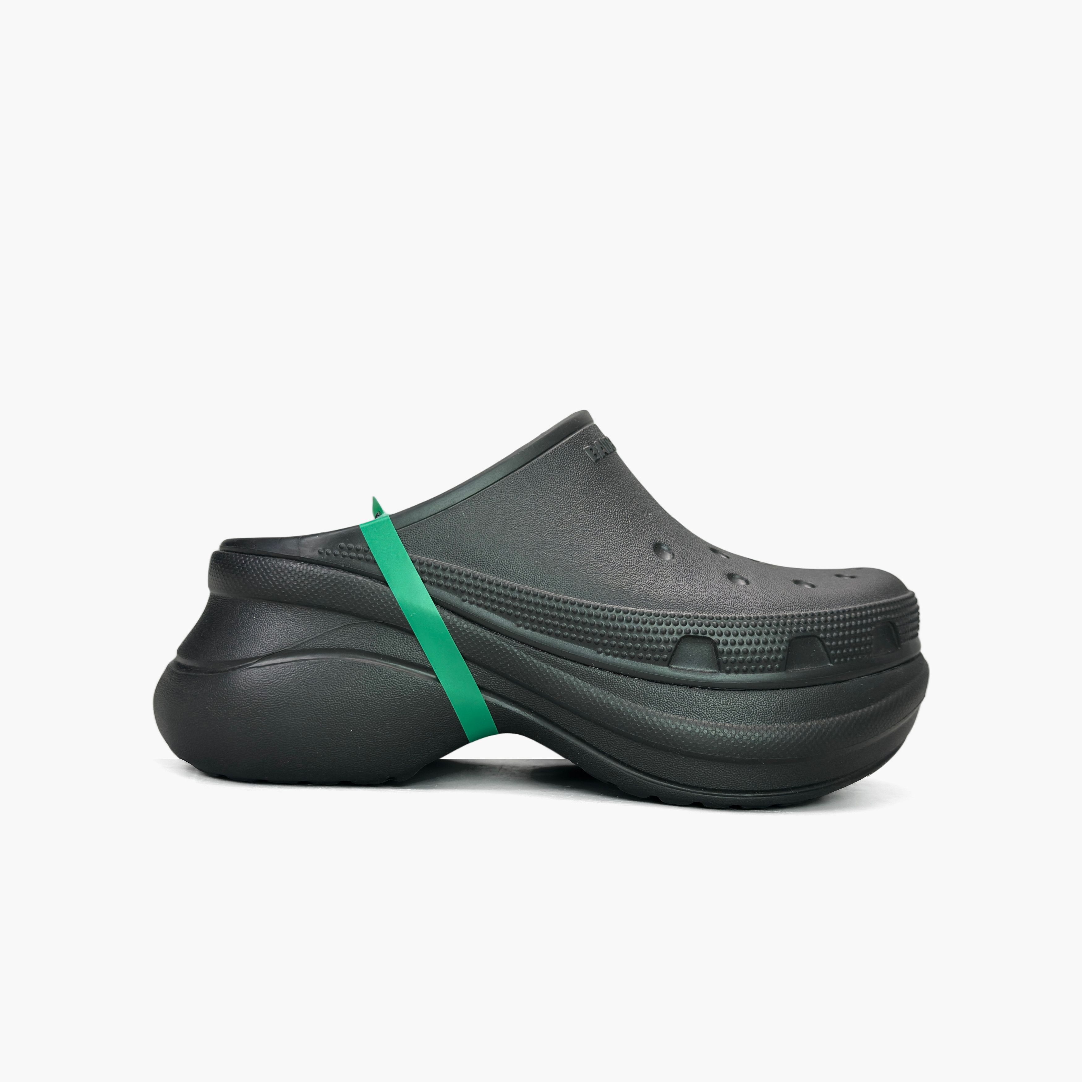 Balenciaga Balenciaga x Crocs Clogs Size 36 Size US 6 / IT 36 - 4 Thumbnail