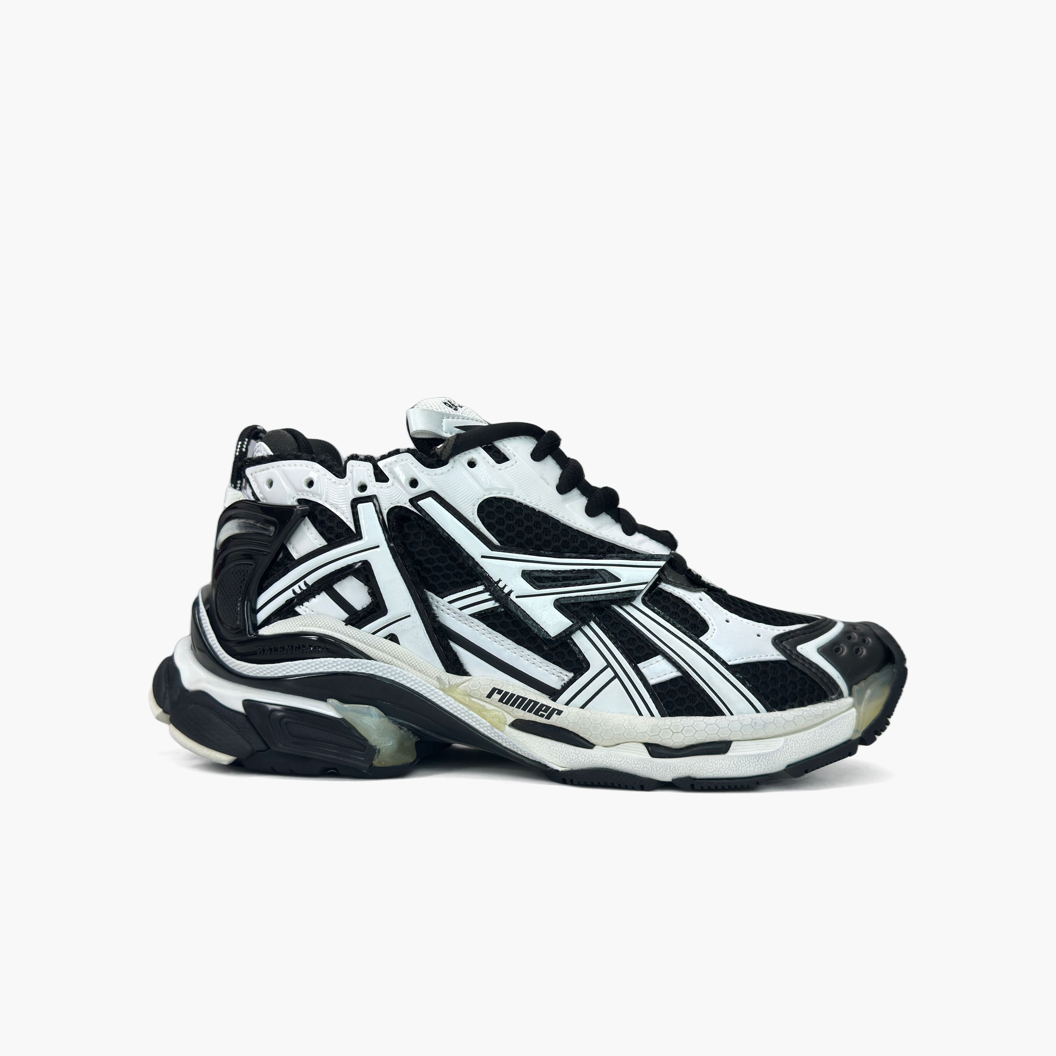 Balenciaga Balenciaga Black White Runner Sneakers Size 40 Size US 7 / EU 40 - 4 Thumbnail