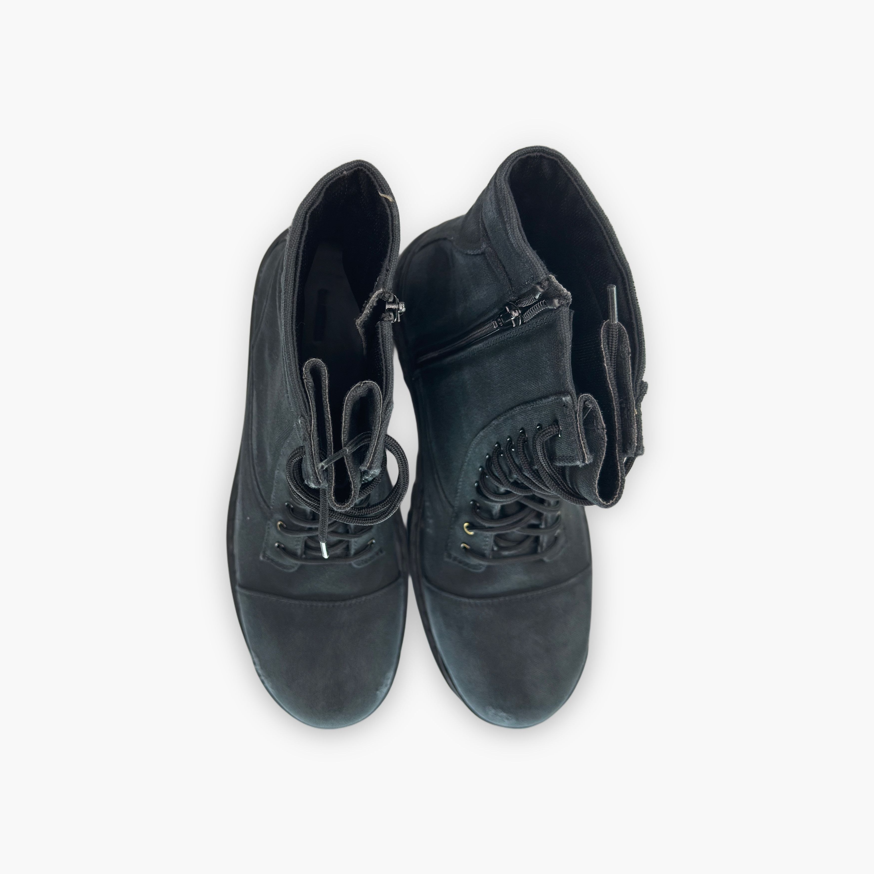 Balenciaga Balenciaga Distressed Canvas Strike Boots Size 44 Size US 11 / EU 44 - 9 Thumbnail