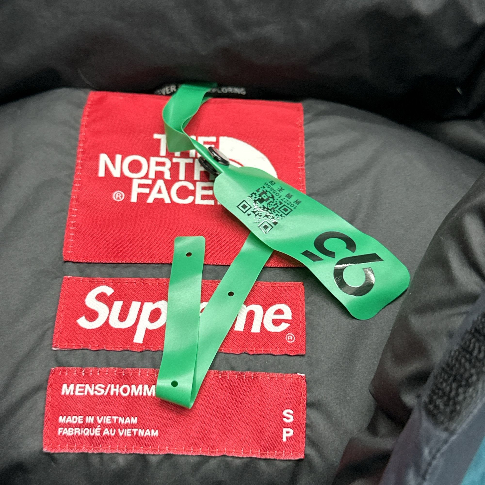 Supreme Supreme x The North Face Statue of Liberty Baltoro Jacket S Size US S / EU 44-46 / 1 - 5 Thumbnail