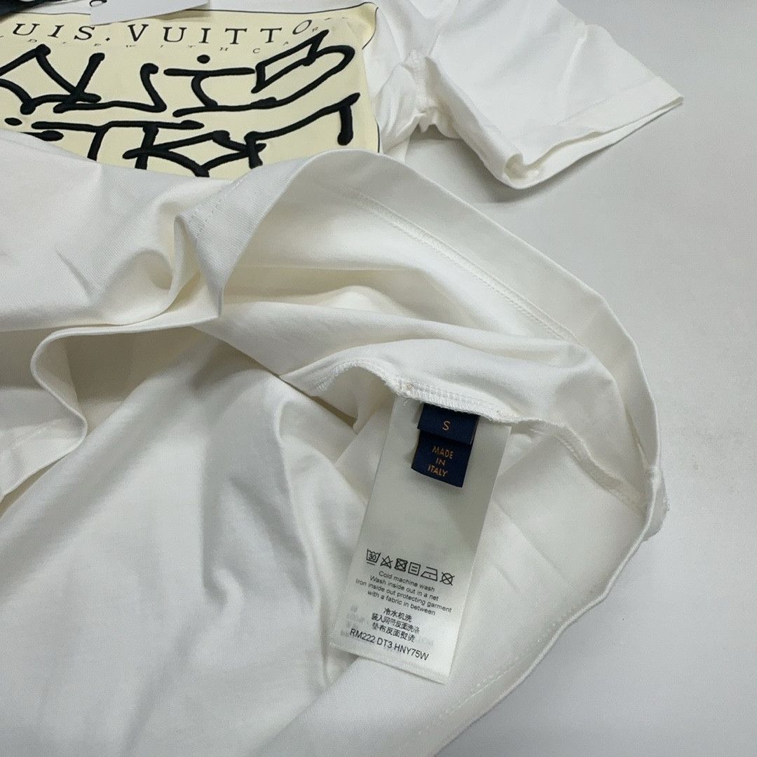 Louis Vuitton Louis Vuitton FW22 Handle With Care T-Shirt Size S Size US S / EU 44-46 / 1 - 3 Thumbnail