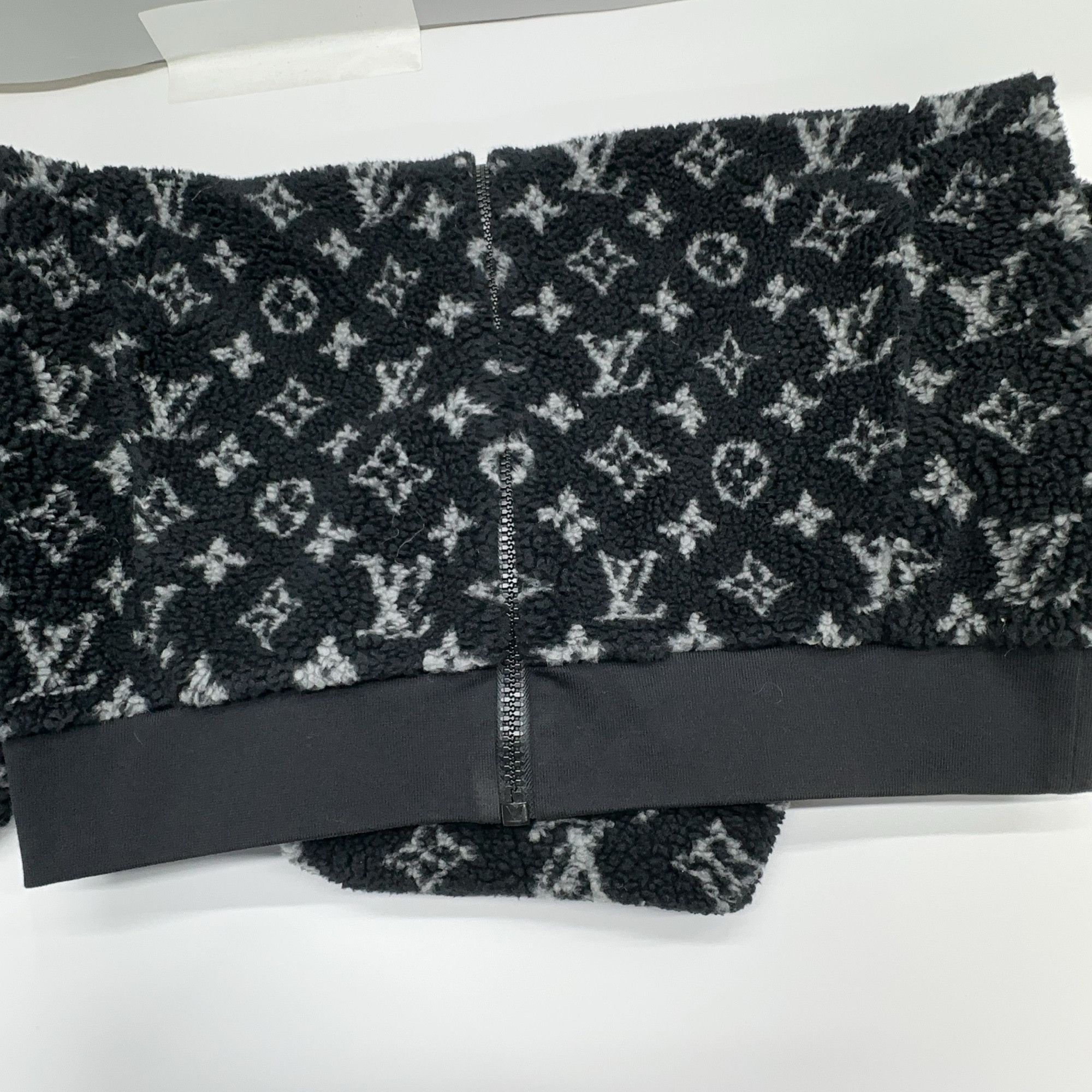 Louis Vuitton LOUIS VUITTON Monogram Fleece Zip Jacket Size L Size US L / EU 52-54 / 3 - 8 Thumbnail
