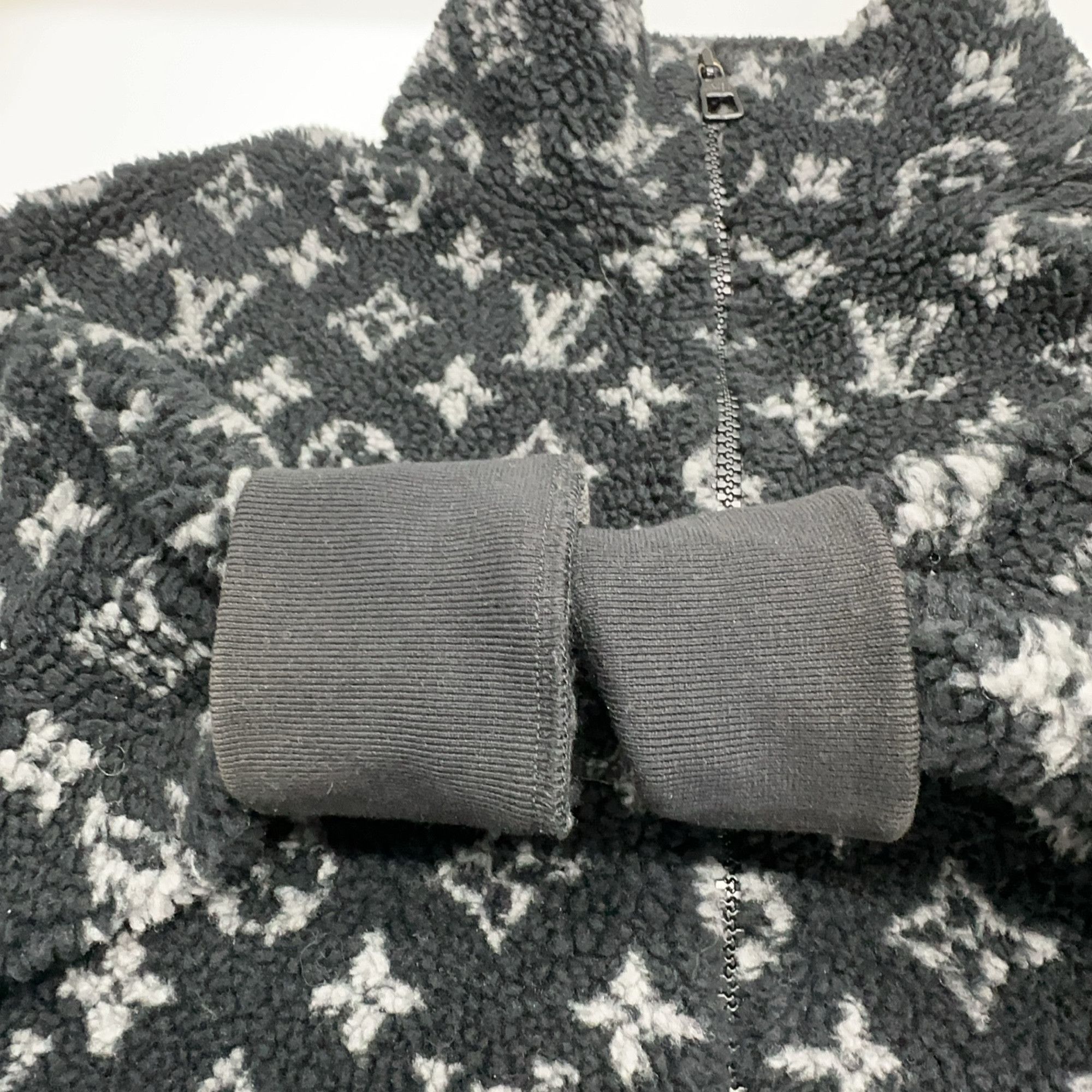 Louis Vuitton LOUIS VUITTON Monogram Fleece Zip Jacket Size L Size US L / EU 52-54 / 3 - 7 Thumbnail