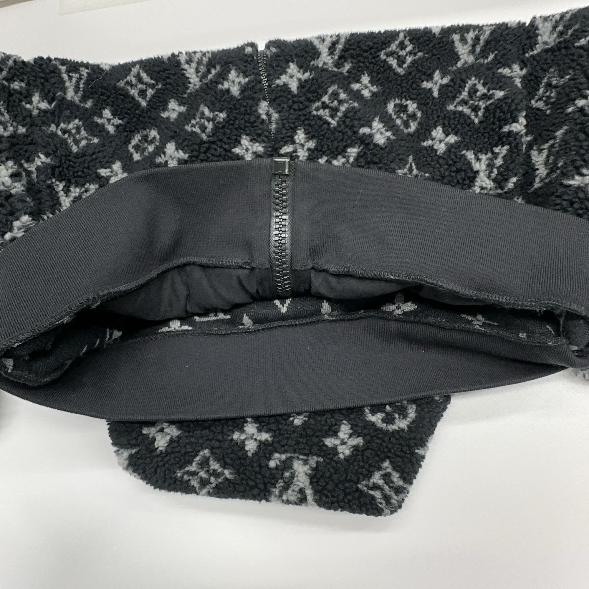 Louis Vuitton LOUIS VUITTON Monogram Fleece Zip Jacket Size L Size US L / EU 52-54 / 3 - 9 Thumbnail