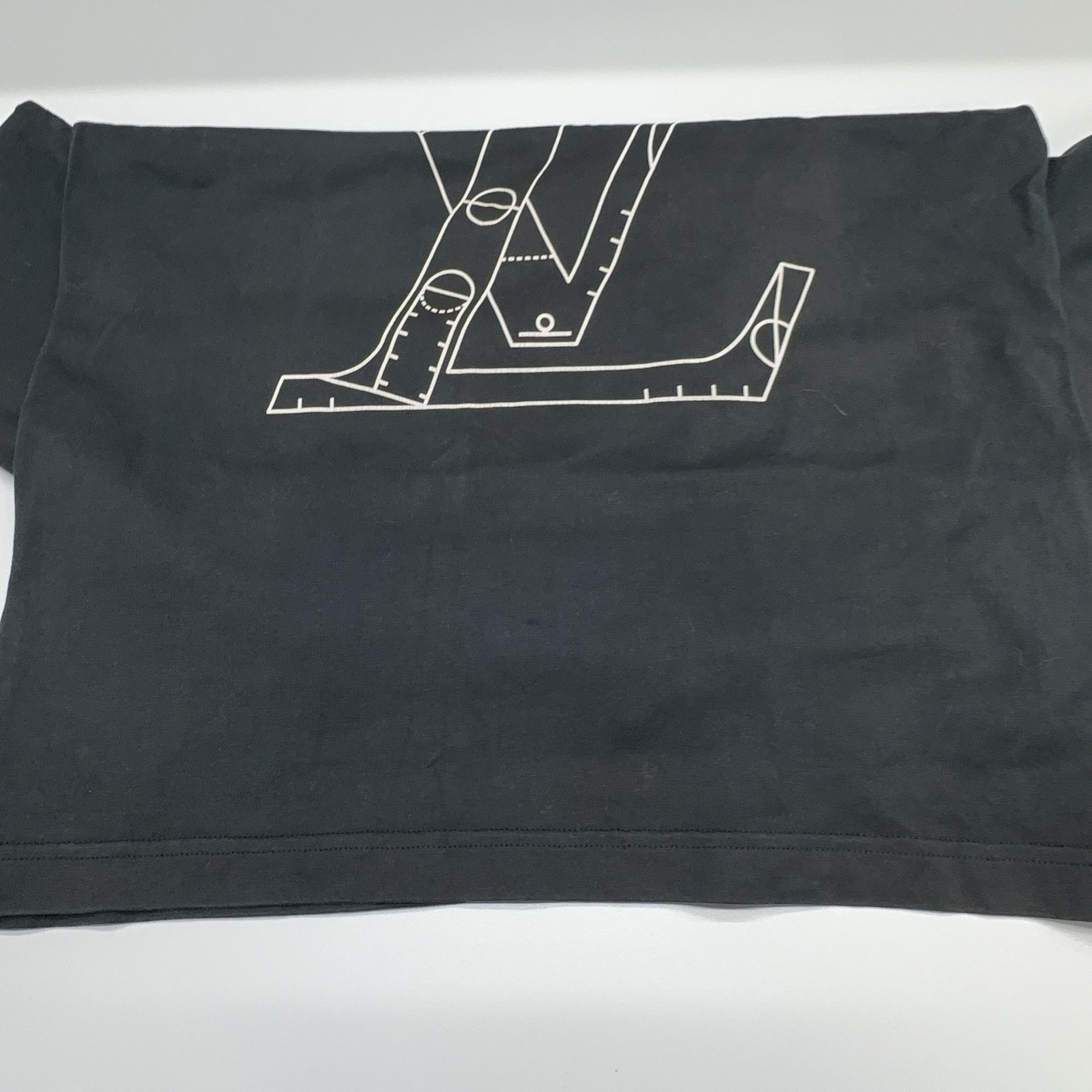 Louis Vuitton Louis Vuitton x NBA Logo T-Shirt Size S Size US S / EU 44-46 / 1 - 8 Thumbnail