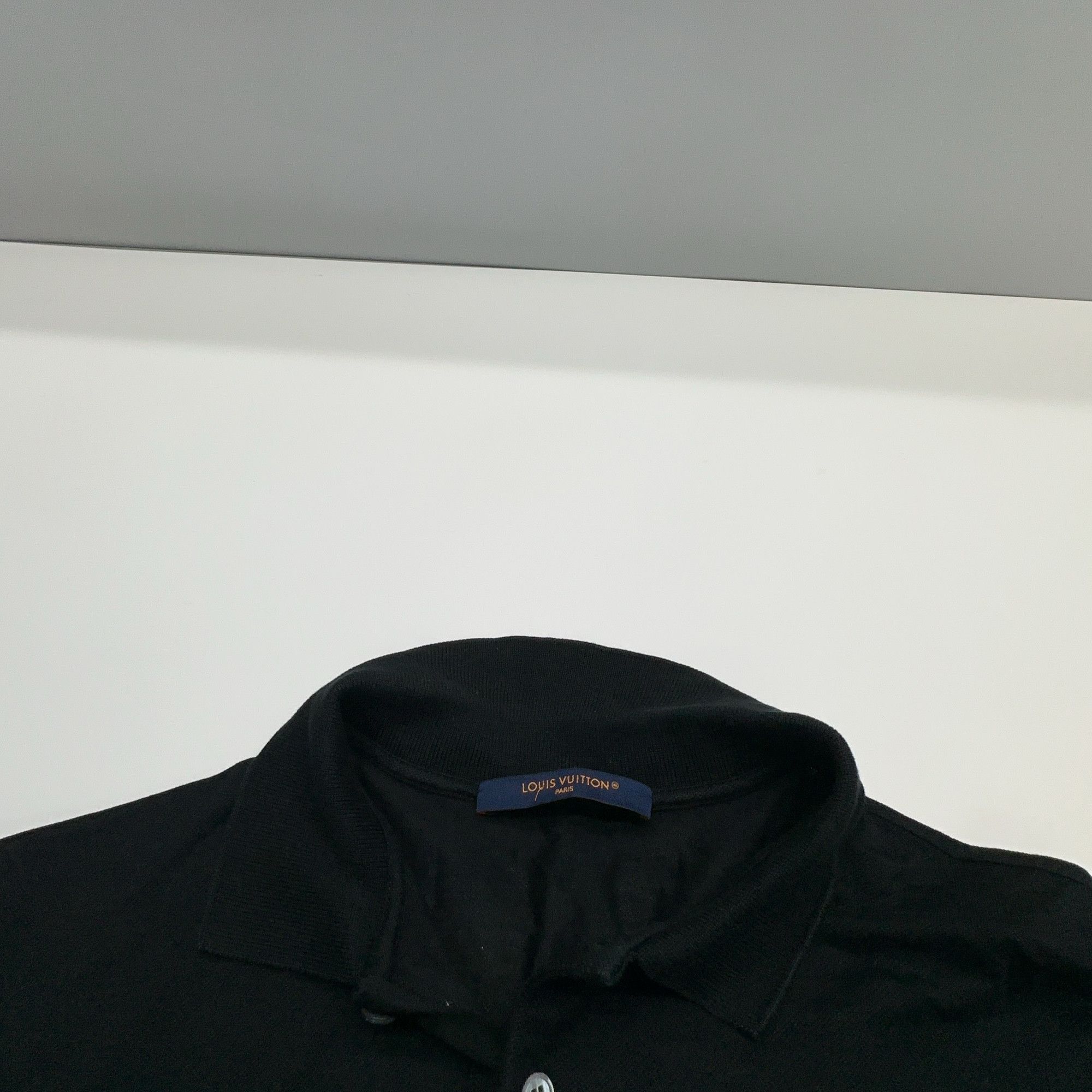 Louis Vuitton Louis Vuitton Logo Embroidered Polo Size M Size US M / EU 48-50 / 2 - 5 Thumbnail