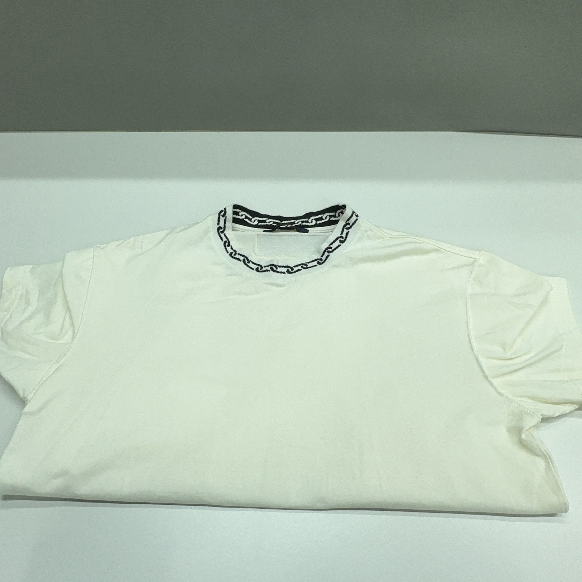 Louis Vuitton Louis Vuitton Chain Collar T-Shirt M Size US M / EU 48-50 / 2 - 6 Thumbnail