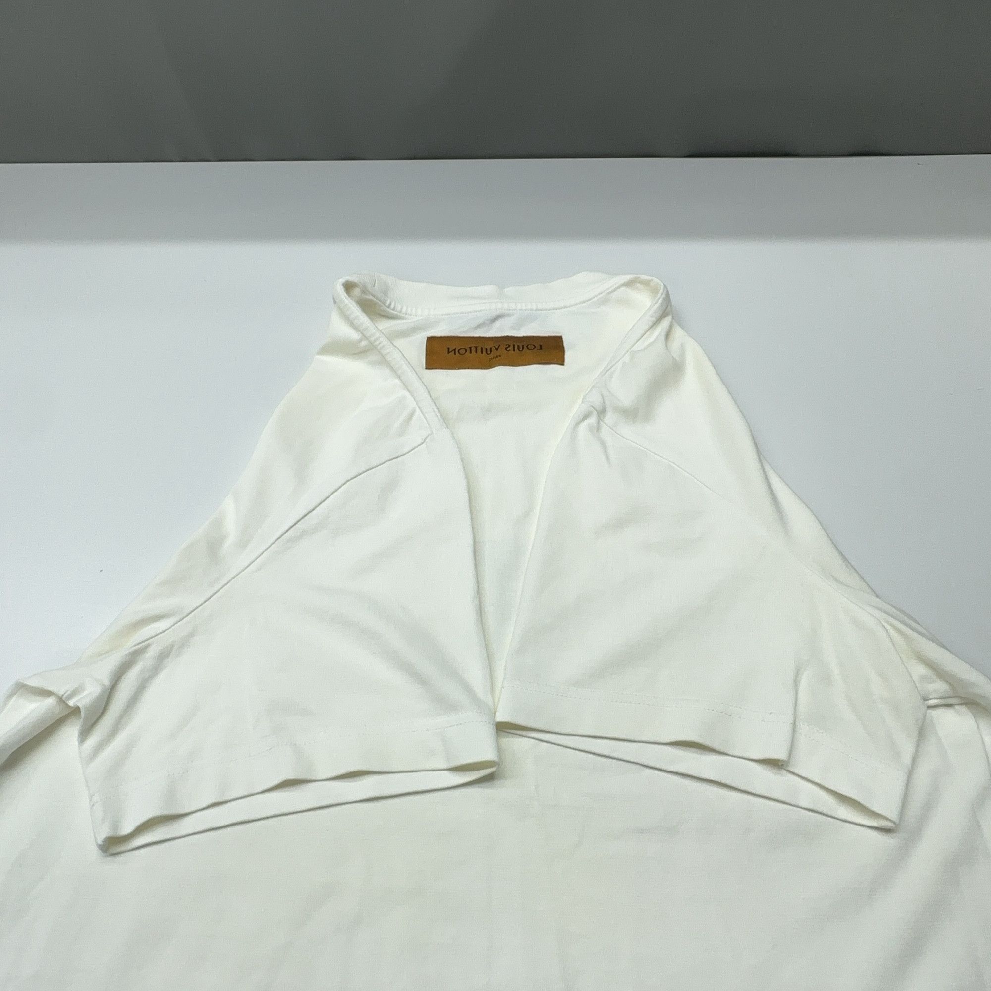 Louis Vuitton Louis Vuitton Monogram Graphic T-Shirt Size S Size US S / EU 44-46 / 1 - 12 Thumbnail