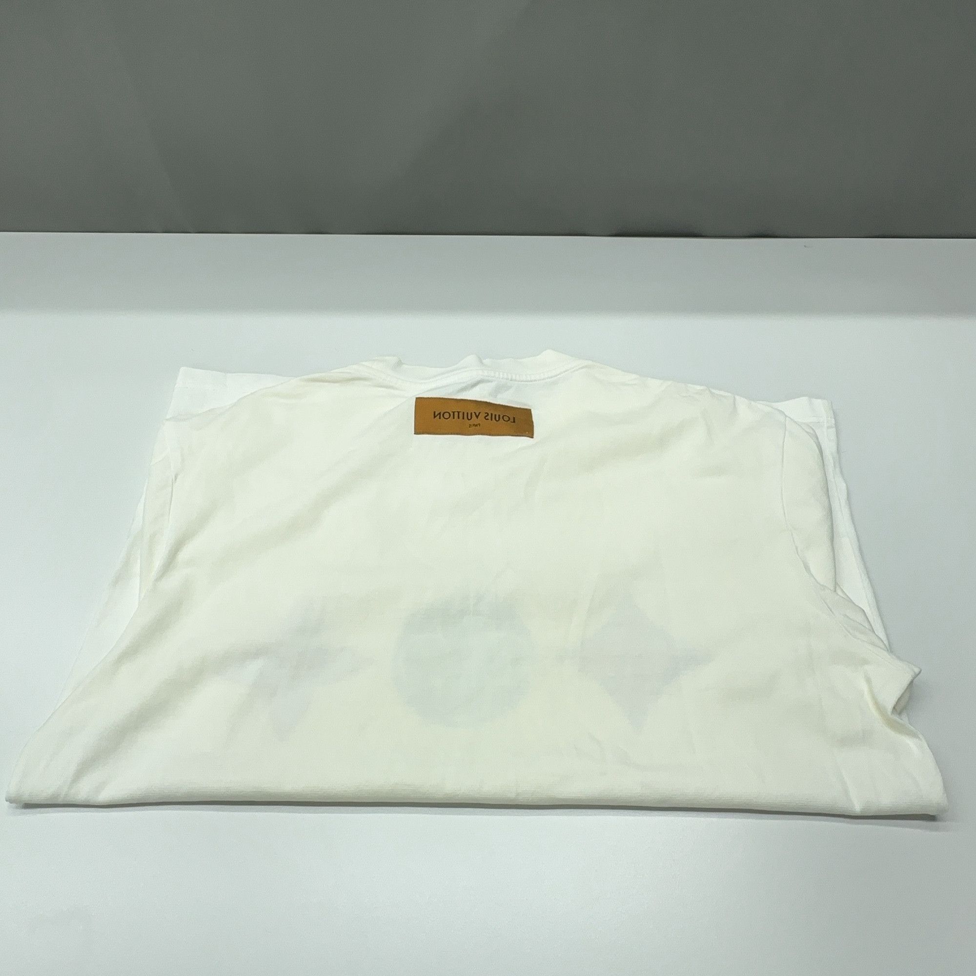 Louis Vuitton Louis Vuitton Monogram Graphic T-Shirt Size S Size US S / EU 44-46 / 1 - 13 Thumbnail
