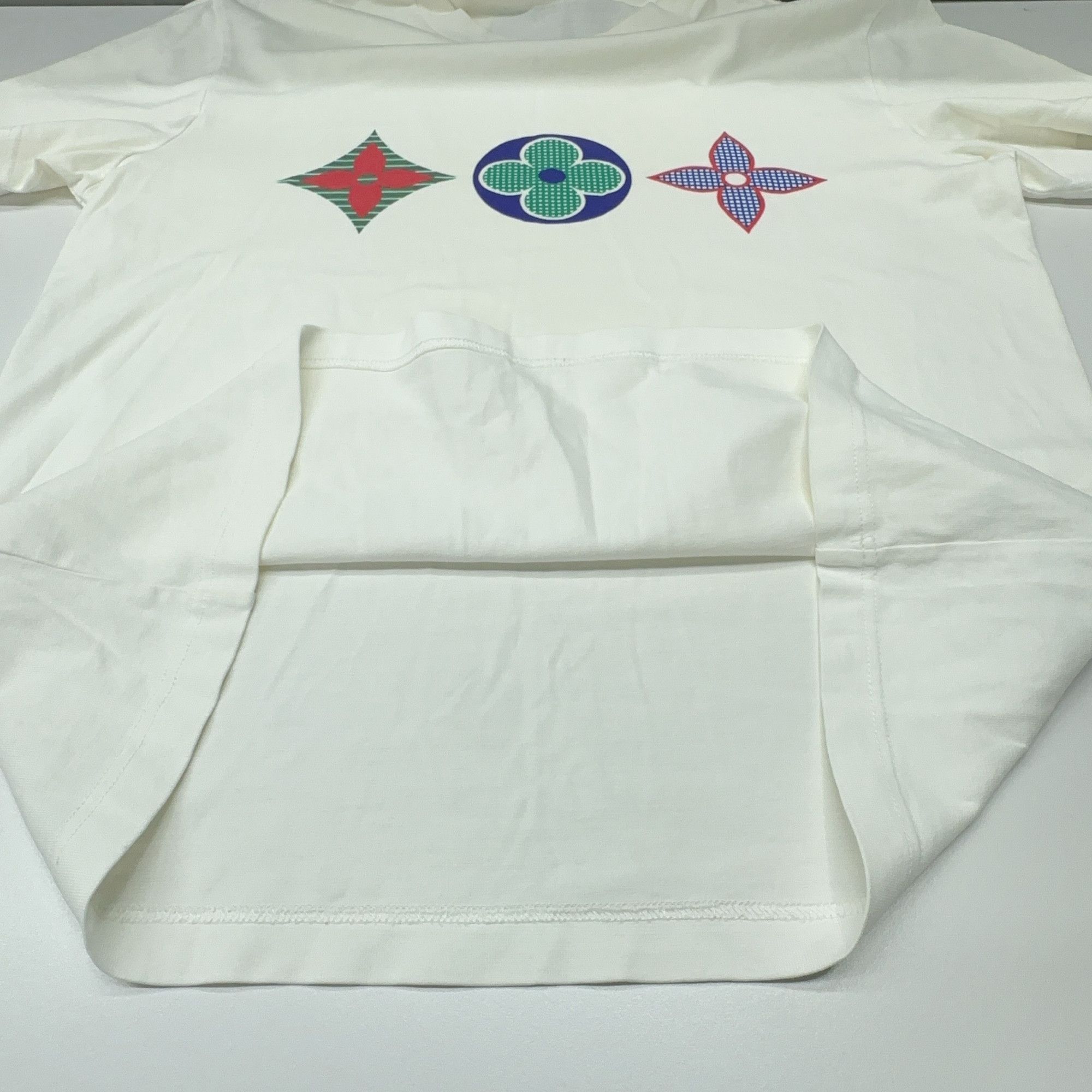 Louis Vuitton Louis Vuitton Monogram Graphic T-Shirt Size S Size US S / EU 44-46 / 1 - 9 Thumbnail