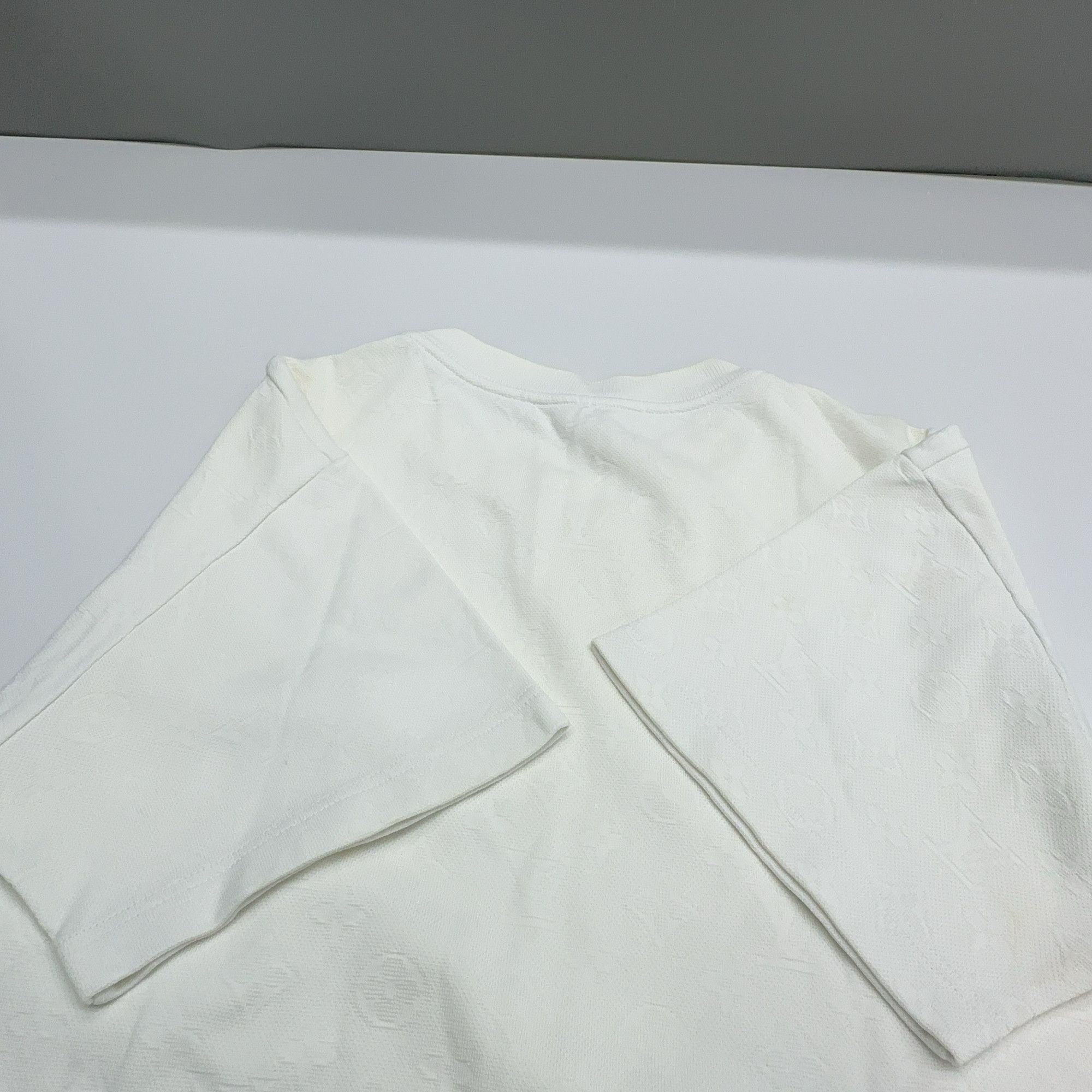 Louis Vuitton Louis Vuitton Monogram Pocket T-Shirt Size S Size US S / EU 44-46 / 1 - 10 Thumbnail