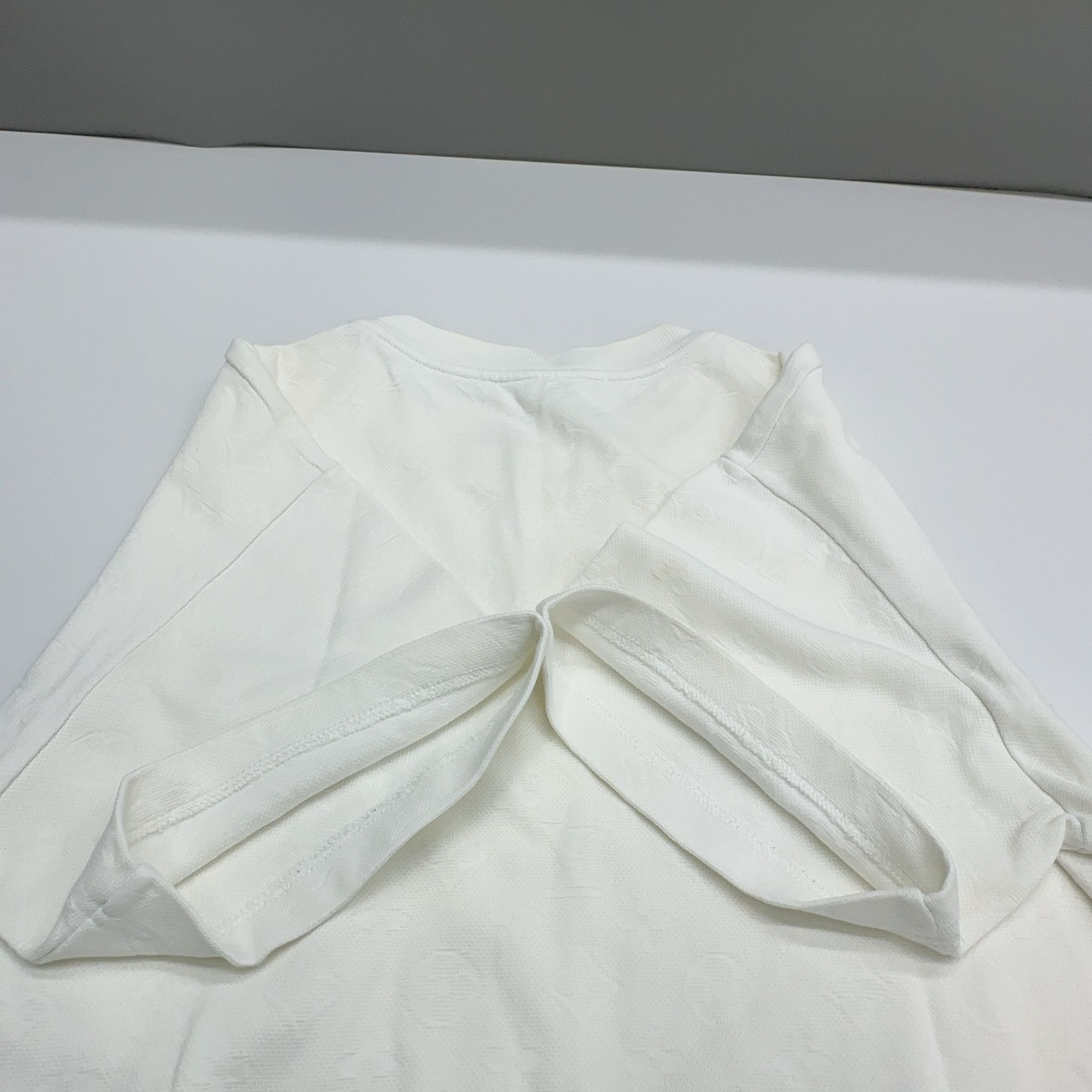 Louis Vuitton Louis Vuitton Monogram Pocket T-Shirt Size S Size US S / EU 44-46 / 1 - 11 Thumbnail