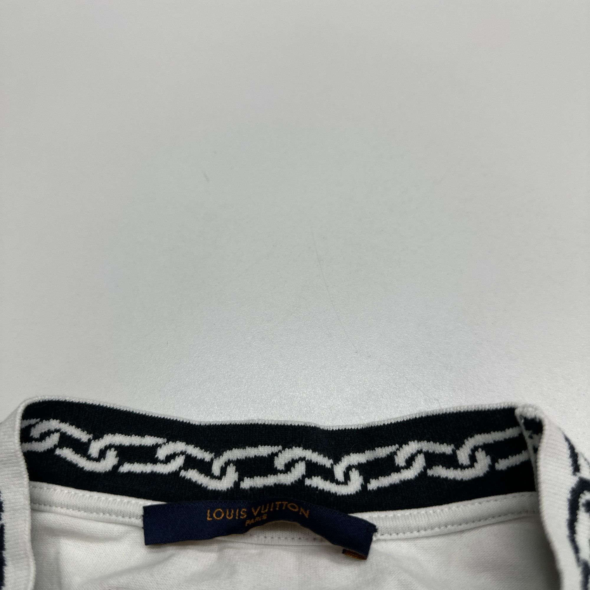Louis Vuitton Louis Vuitton Chain Collar T-Shirt Size L Size US L / EU 52-54 / 3 - 3 Thumbnail