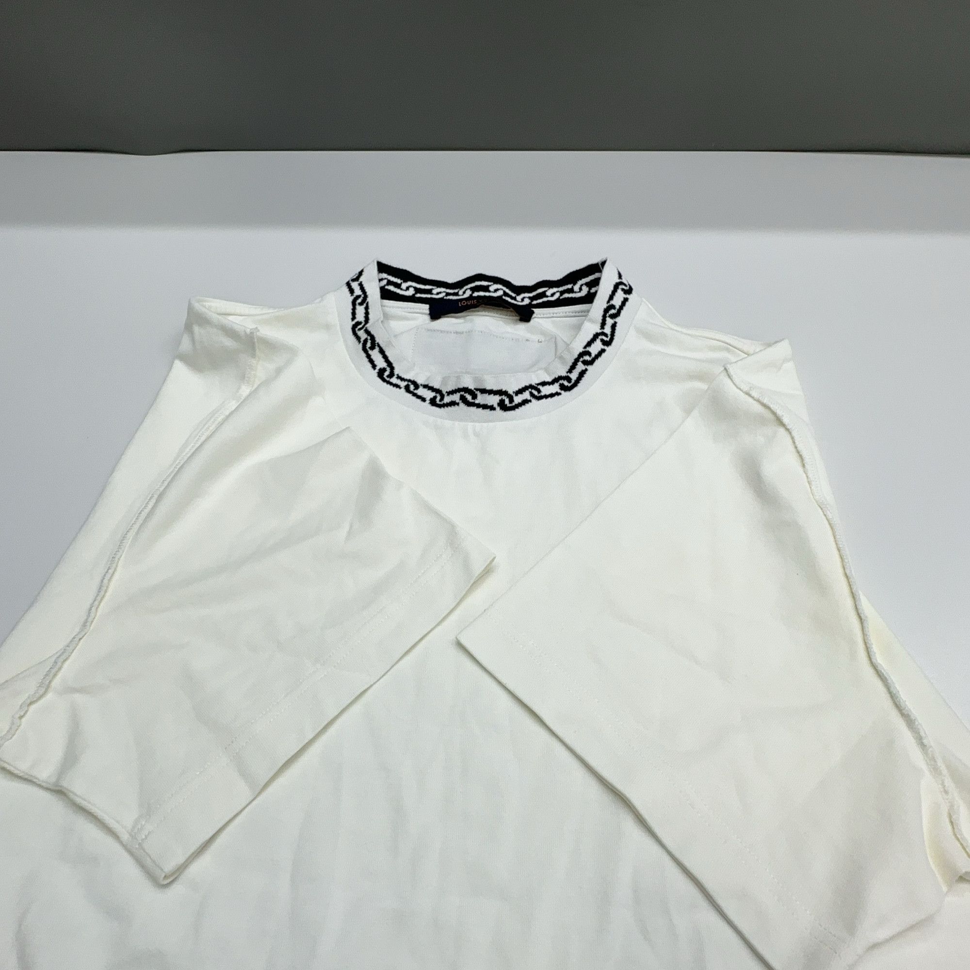 Louis Vuitton Louis Vuitton Chain Collar T-Shirt Size L Size US L / EU 52-54 / 3 - 10 Thumbnail