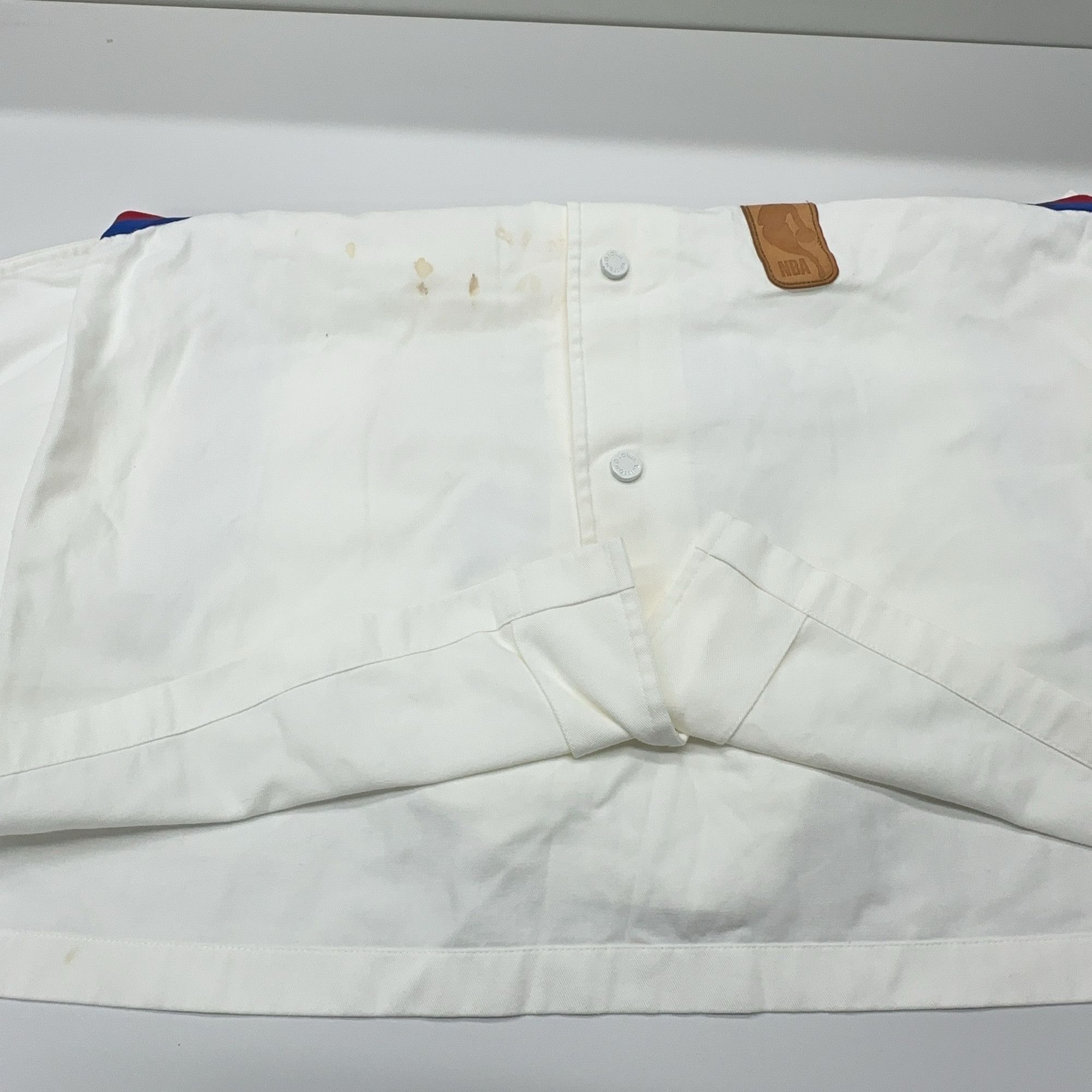 Louis Vuitton Louis Vuitton x NBA Logo Shirt Size M Size US M / EU 48-50 / 2 - 8 Thumbnail