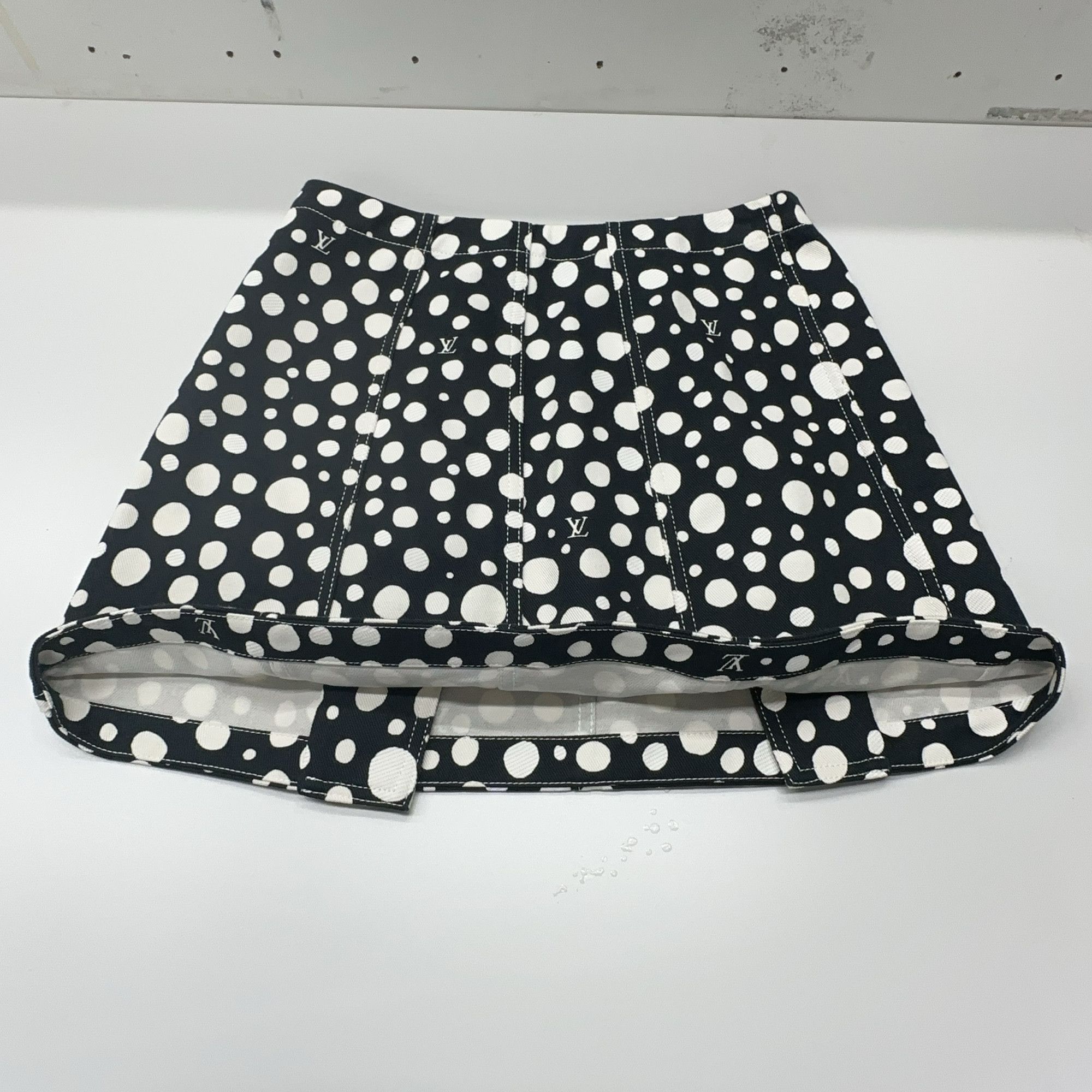 Louis Vuitton Louis Vuitton x Yayoi Kusama Polka Dot Mini Skirt FR 38 Size 27" / US 4 / IT 40 - 7 Thumbnail