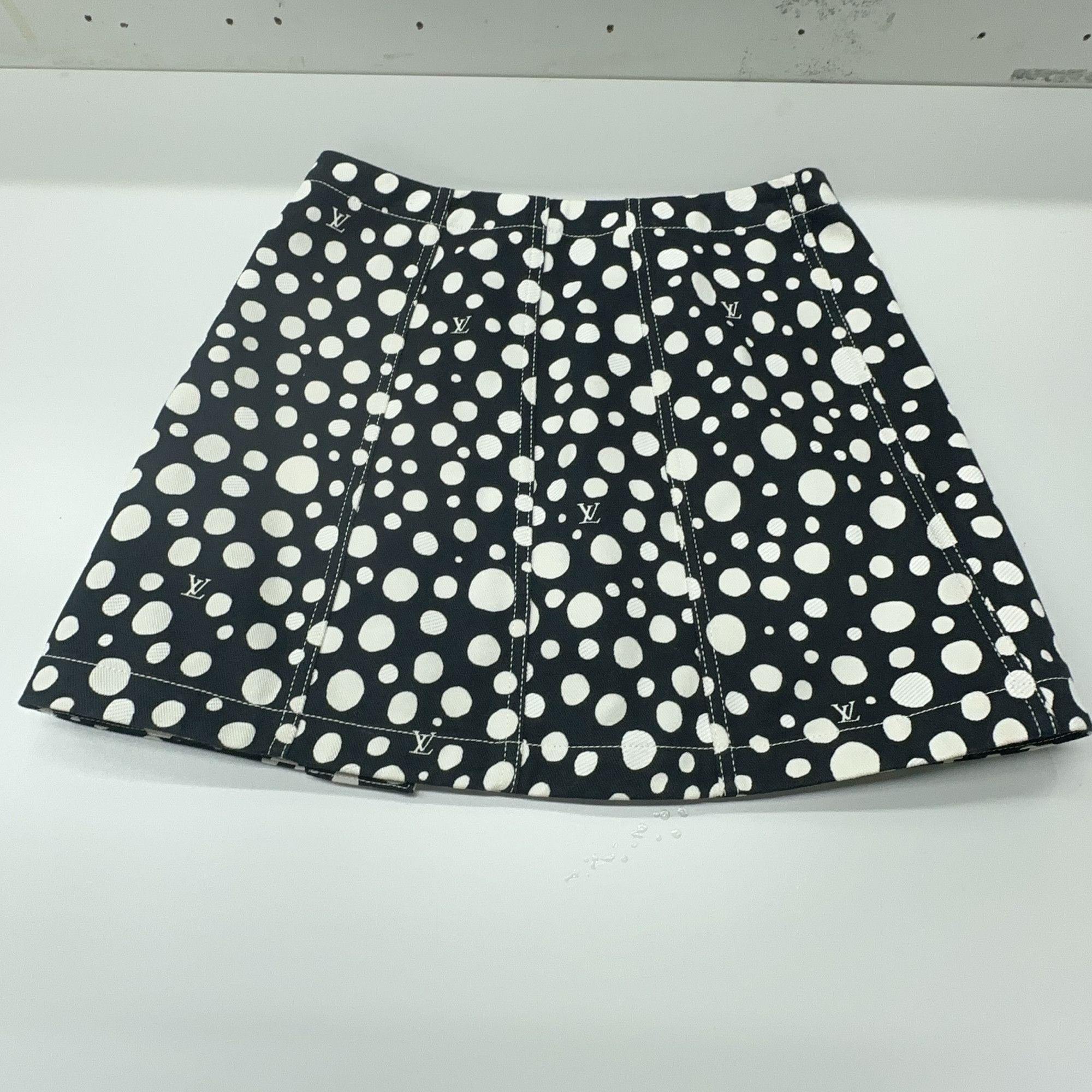 Louis Vuitton Louis Vuitton x Yayoi Kusama Polka Dot Mini Skirt FR 38 Size 27" / US 4 / IT 40 - 6 Thumbnail