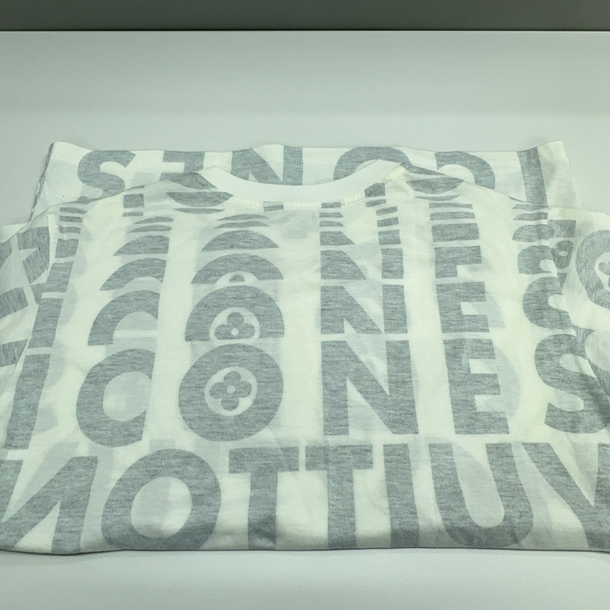 Louis Vuitton Louis Vuitton Icones Graphic T-Shirt Size L Size L / US 10 / IT 46 - 9 Thumbnail