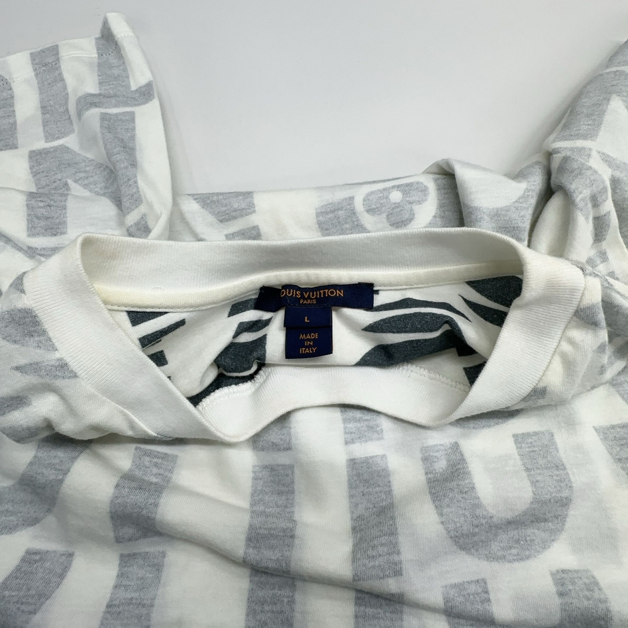 Louis Vuitton Louis Vuitton Icones Graphic T-Shirt Size L Size L / US 10 / IT 46 - 5 Thumbnail
