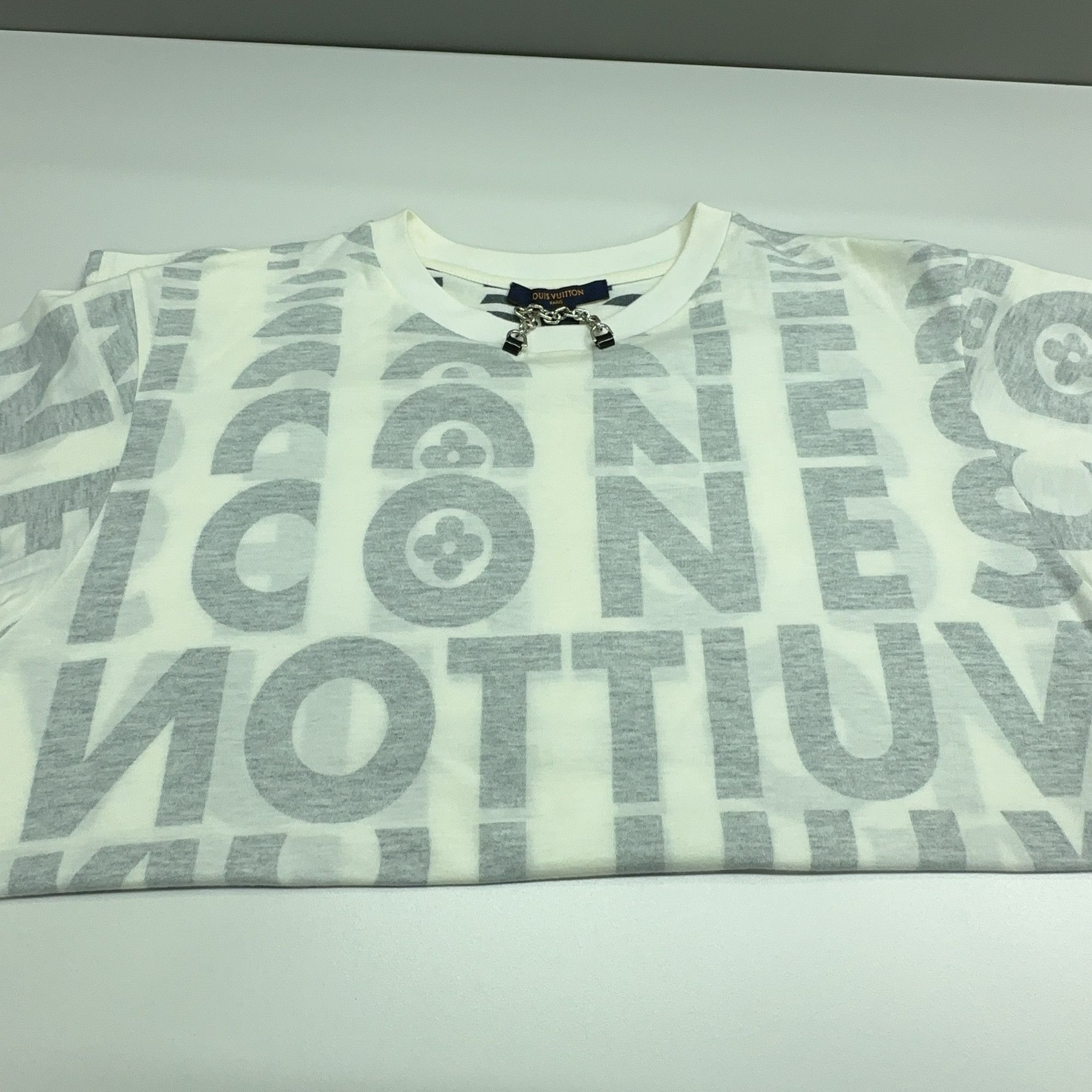 Louis Vuitton Louis Vuitton Icones Graphic T-Shirt Size L Size L / US 10 / IT 46 - 6 Thumbnail
