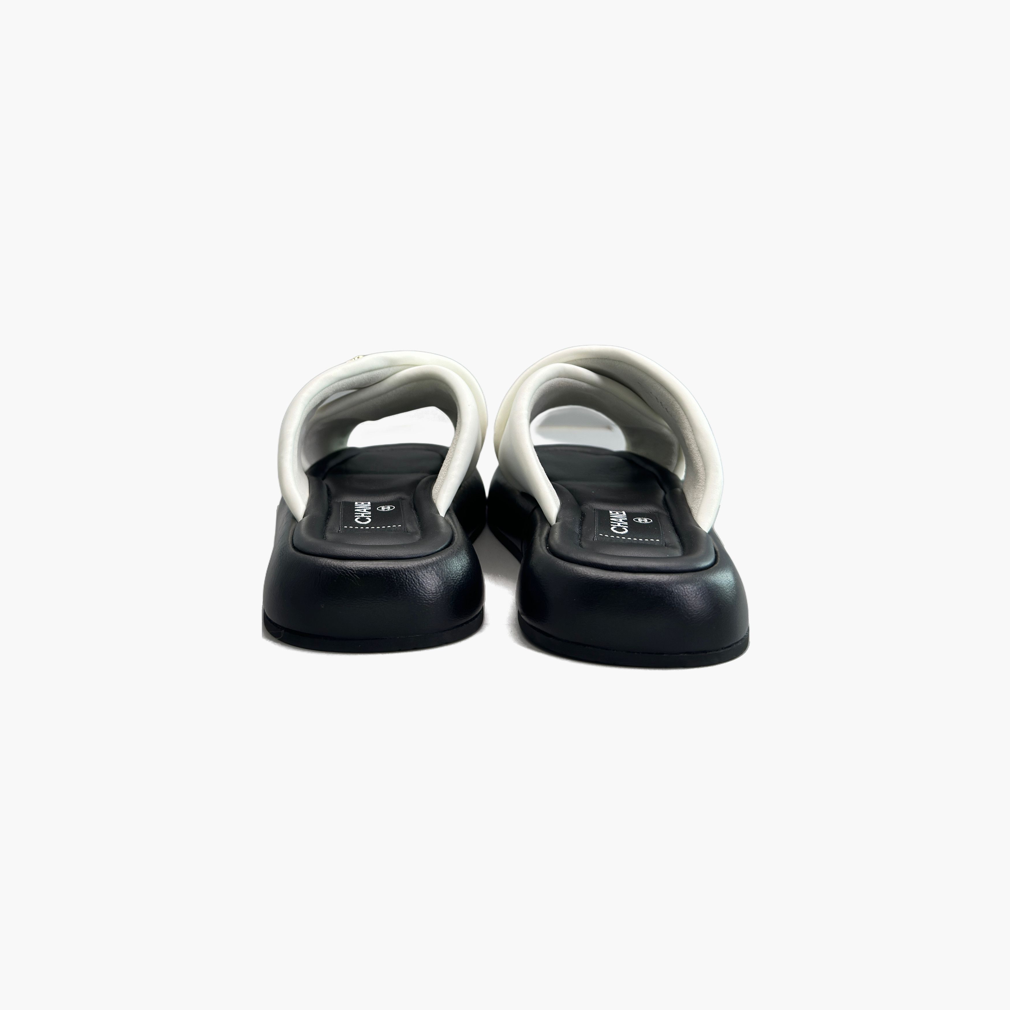 Chanel Chanel CC Logo Crossover Sandals Size 36 Size US 6 / IT 36 - 6 Thumbnail