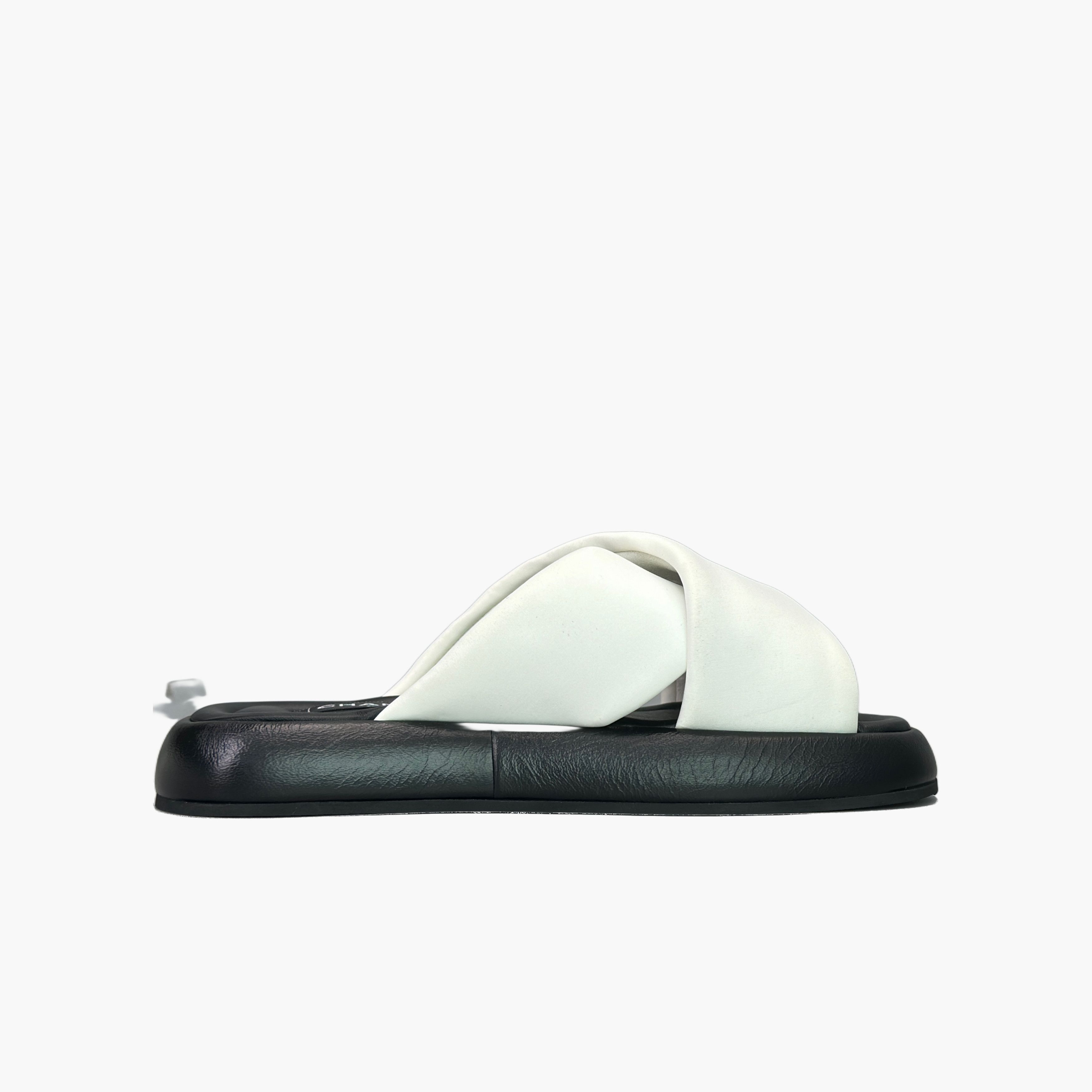 Chanel Chanel CC Logo Crossover Sandals Size 36 Size US 6 / IT 36 - 2 Thumbnail