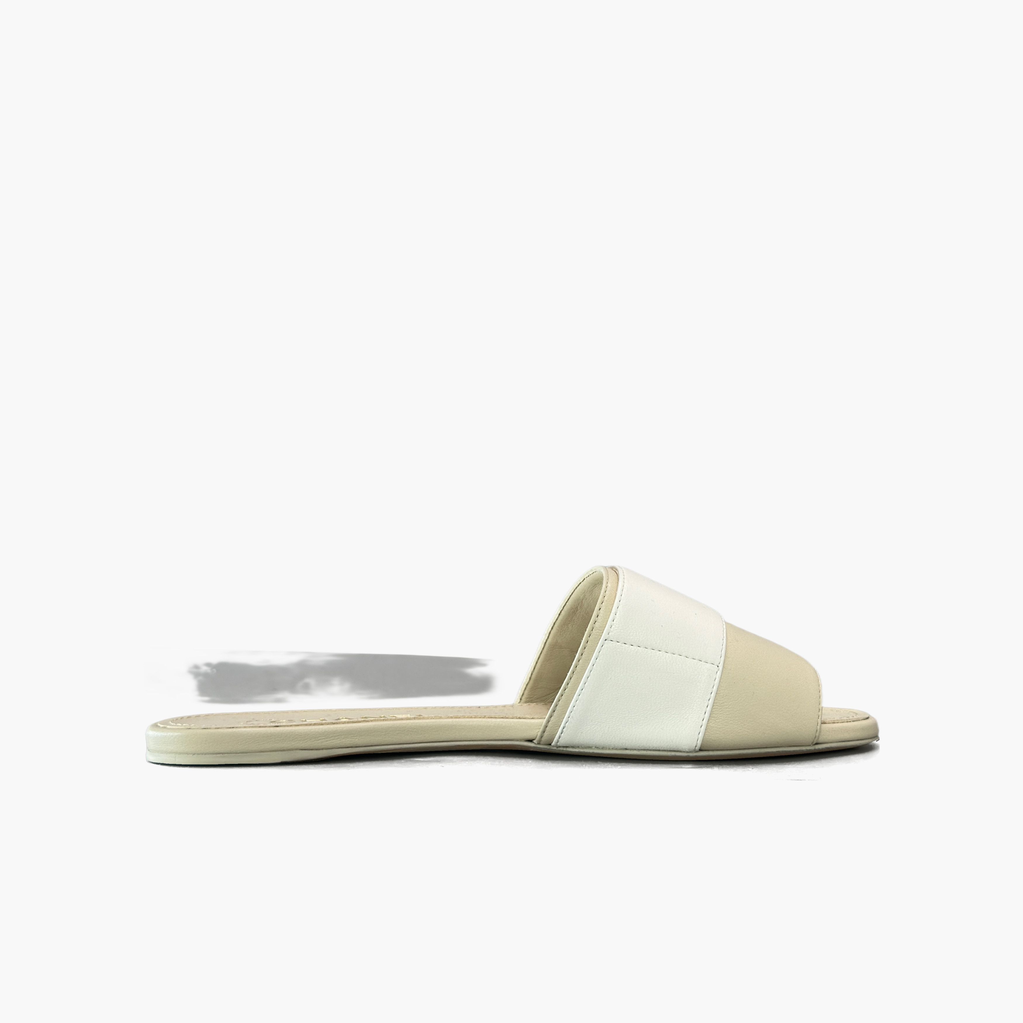 Chanel Chanel Pearl Logo Leather Slides Size 36.5 Size US 6.5 / IT 36.5 - 2 Thumbnail