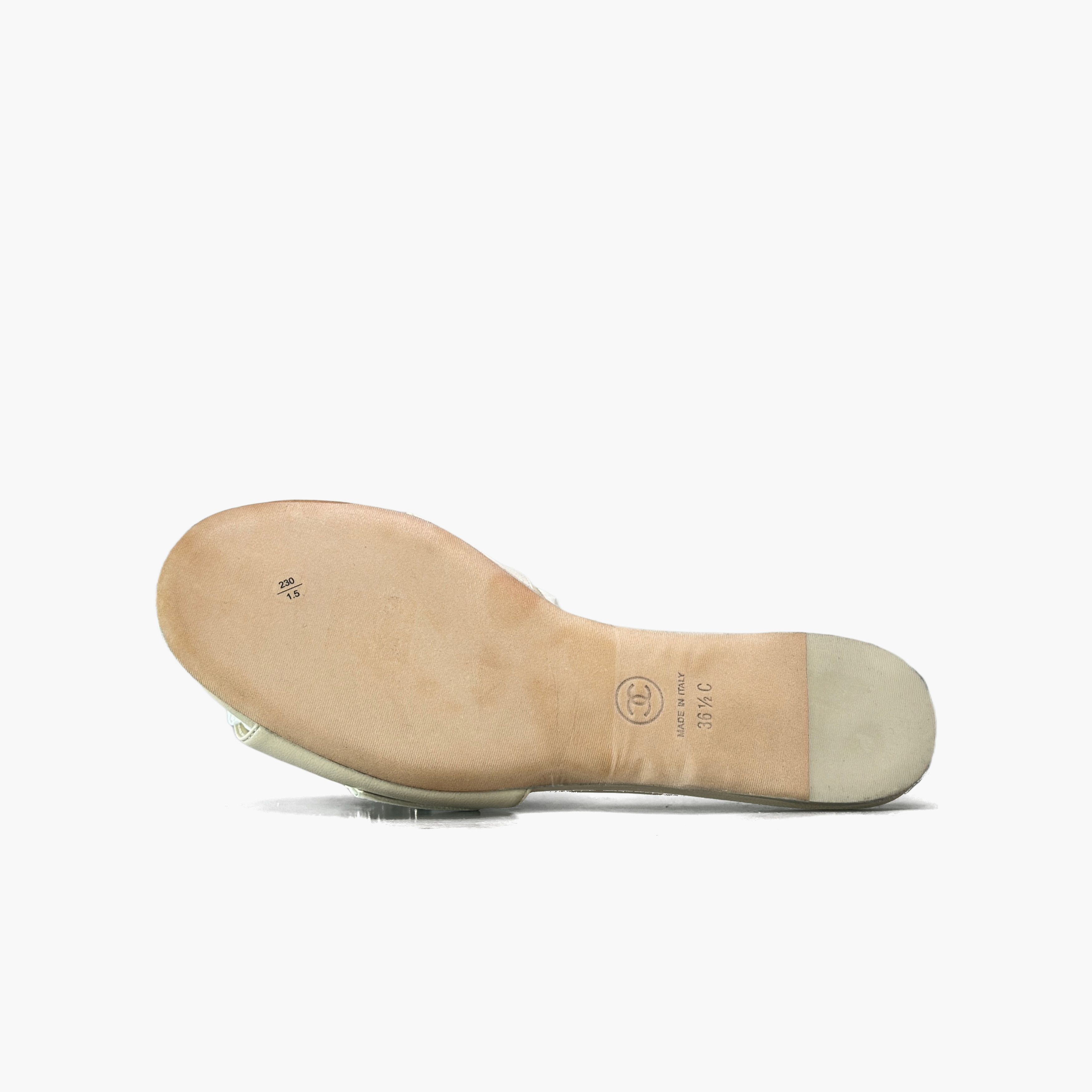 Chanel Chanel Pearl Logo Leather Slides Size 36.5 Size US 6.5 / IT 36.5 - 8 Thumbnail