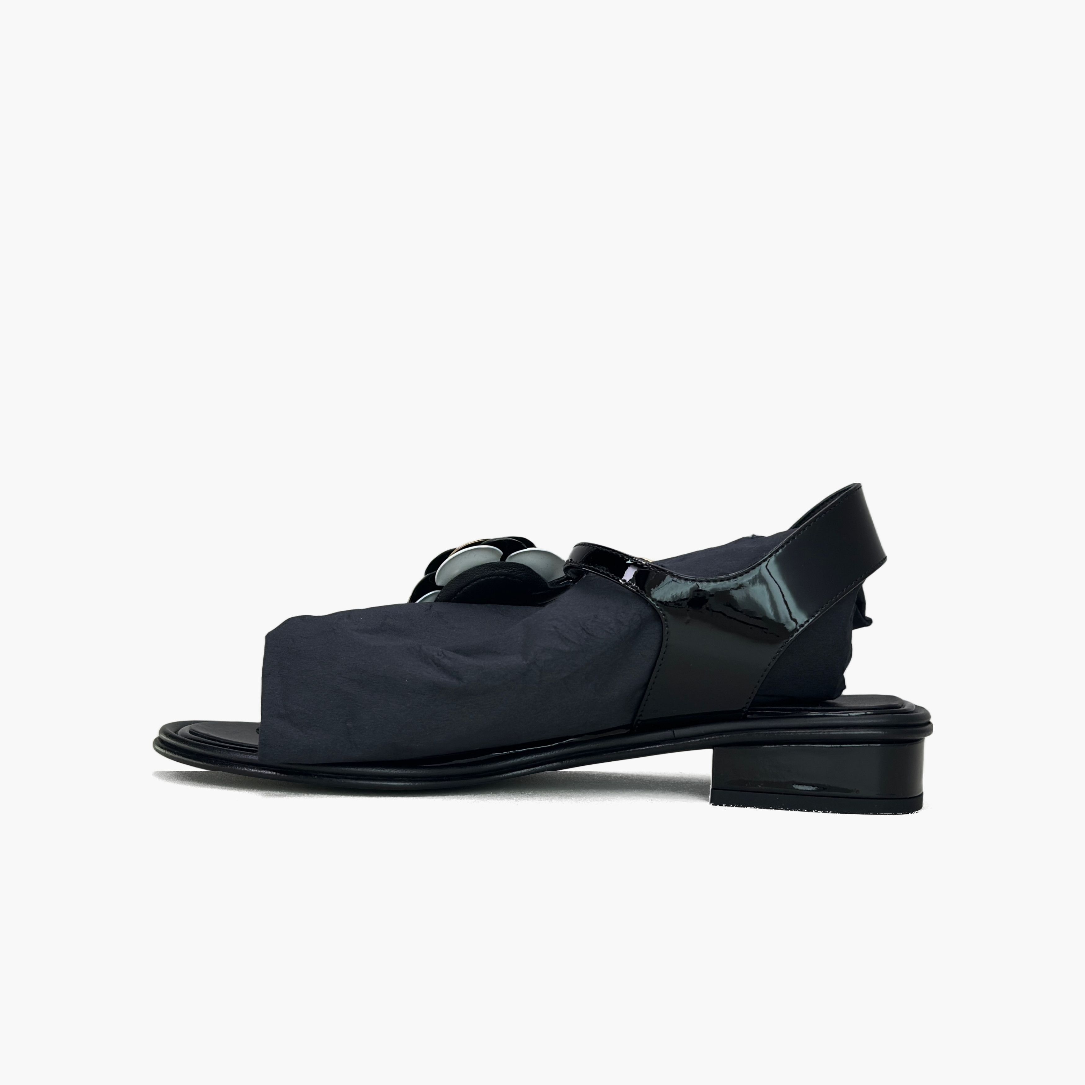 Chanel CHANEL Camellia Patent Leather Sandals Size 36.5 Size US 5.5 / IT 35.5 - 3 Thumbnail