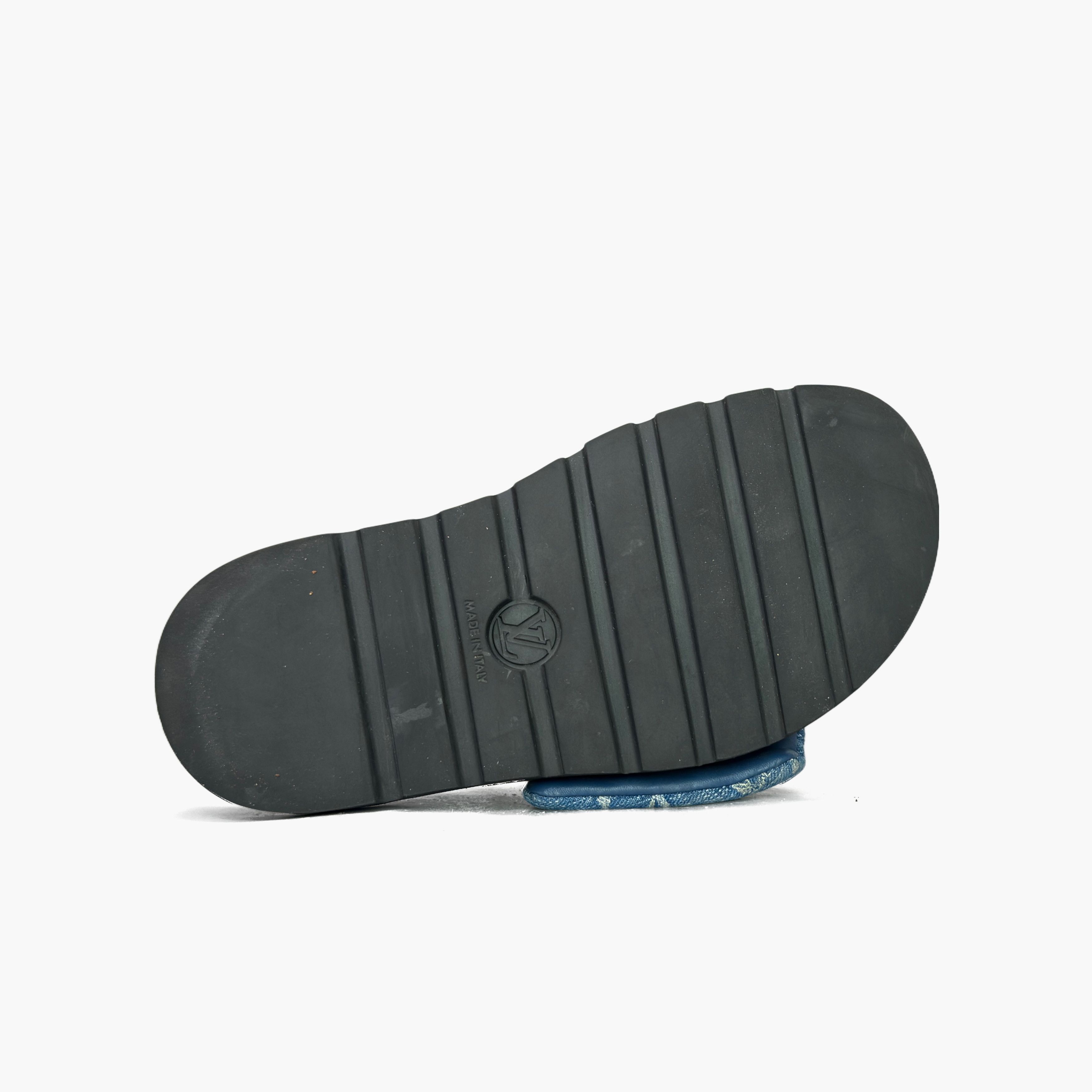 Louis Vuitton Louis Vuitton Monogram Denim Pool Pillow Sandals Size 37 Size US 7 / IT 37 - 7 Thumbnail