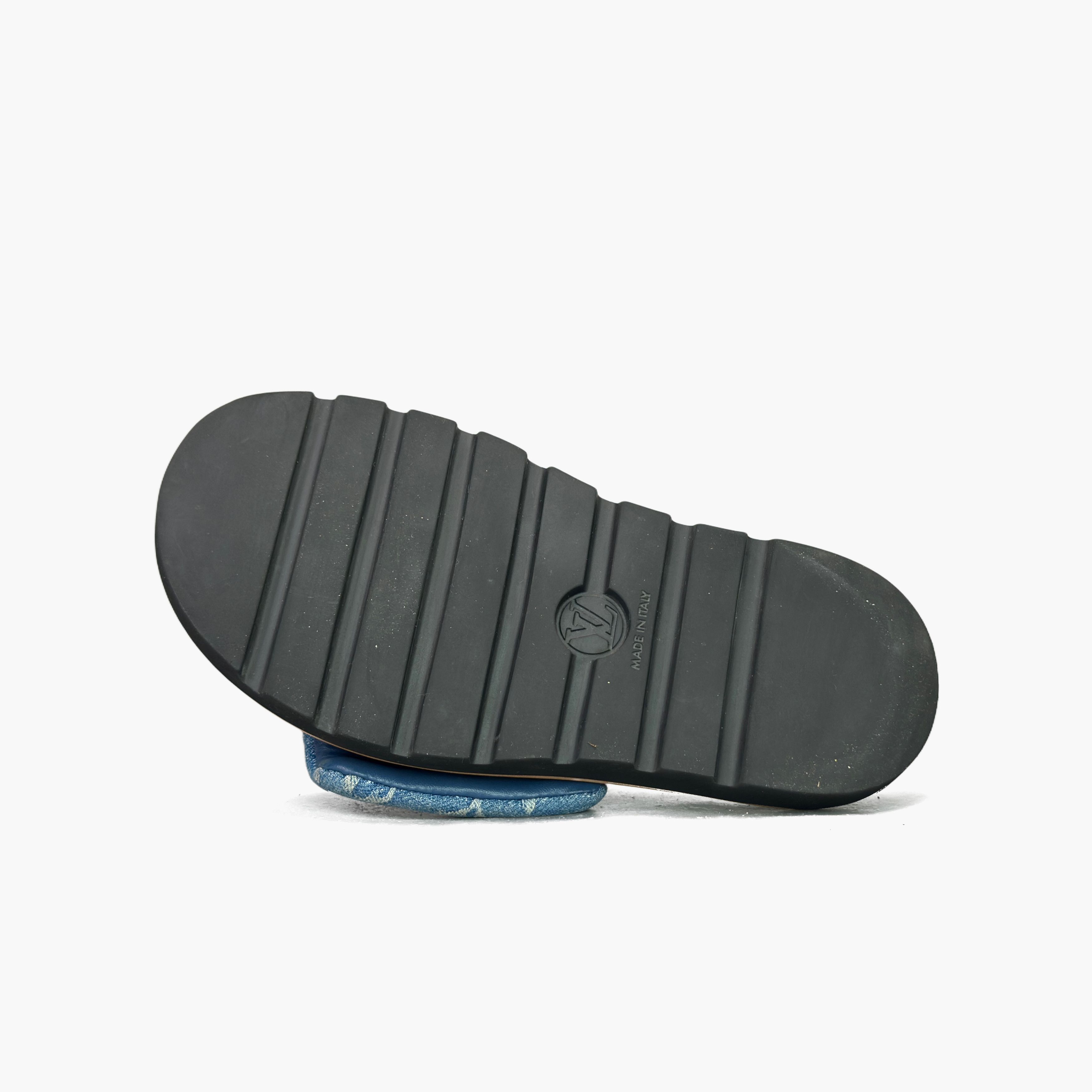 Louis Vuitton Louis Vuitton Monogram Denim Pool Pillow Sandals Size 37 Size US 7 / IT 37 - 8 Thumbnail