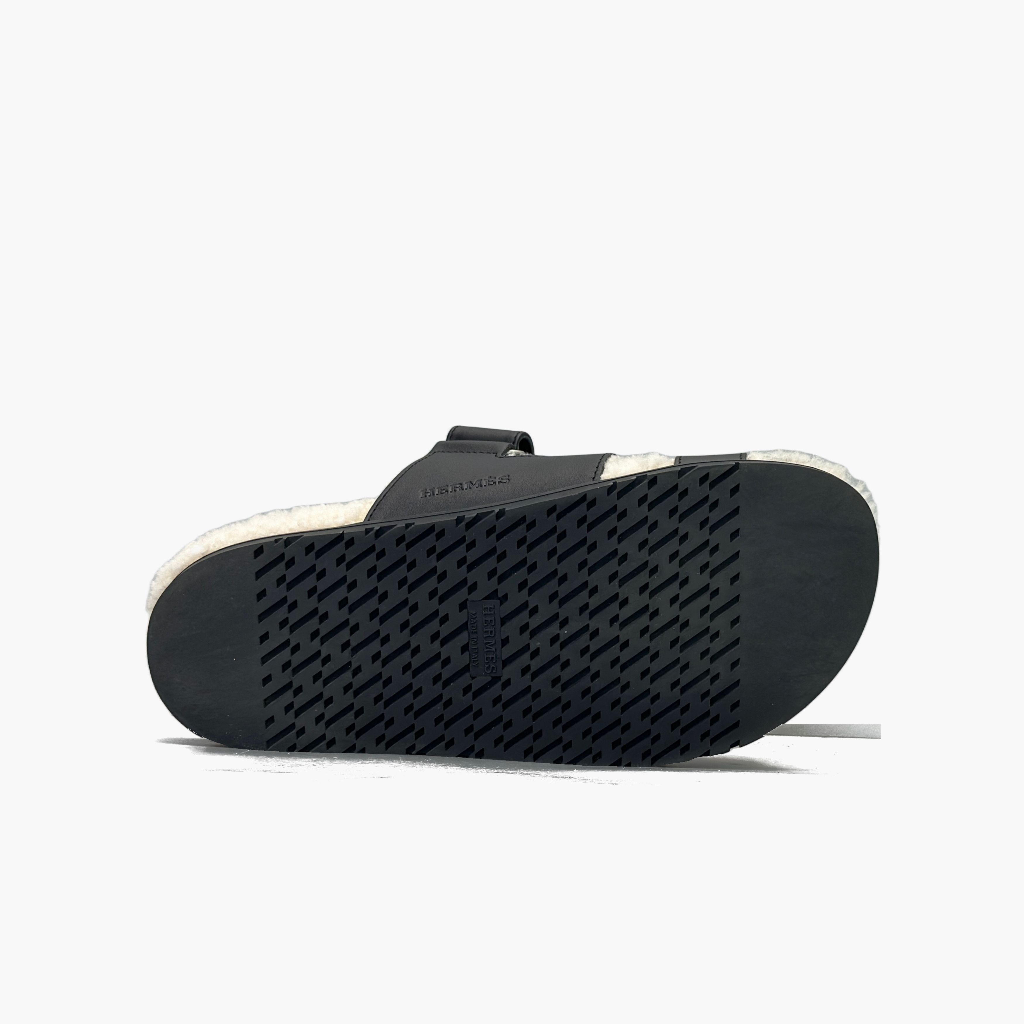 Hermes Hermes Chypre Shearling Sandals Size 37.5 Size US 7.5 / IT 37.5 - 7 Thumbnail