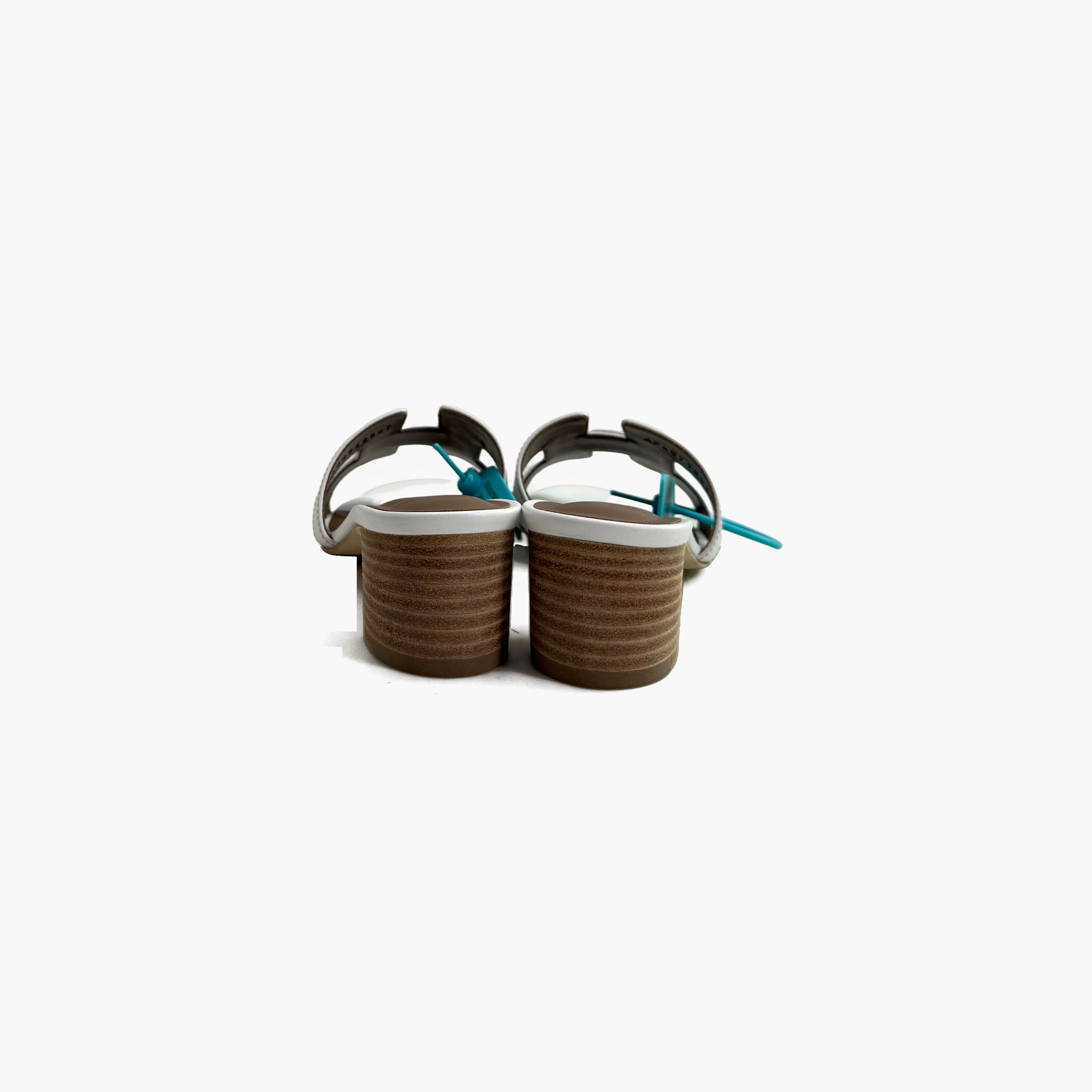 Hermes Hermes Oasis White Leather Sandals Size 35.5 Size US 5.5 / IT 35.5 - 6 Thumbnail