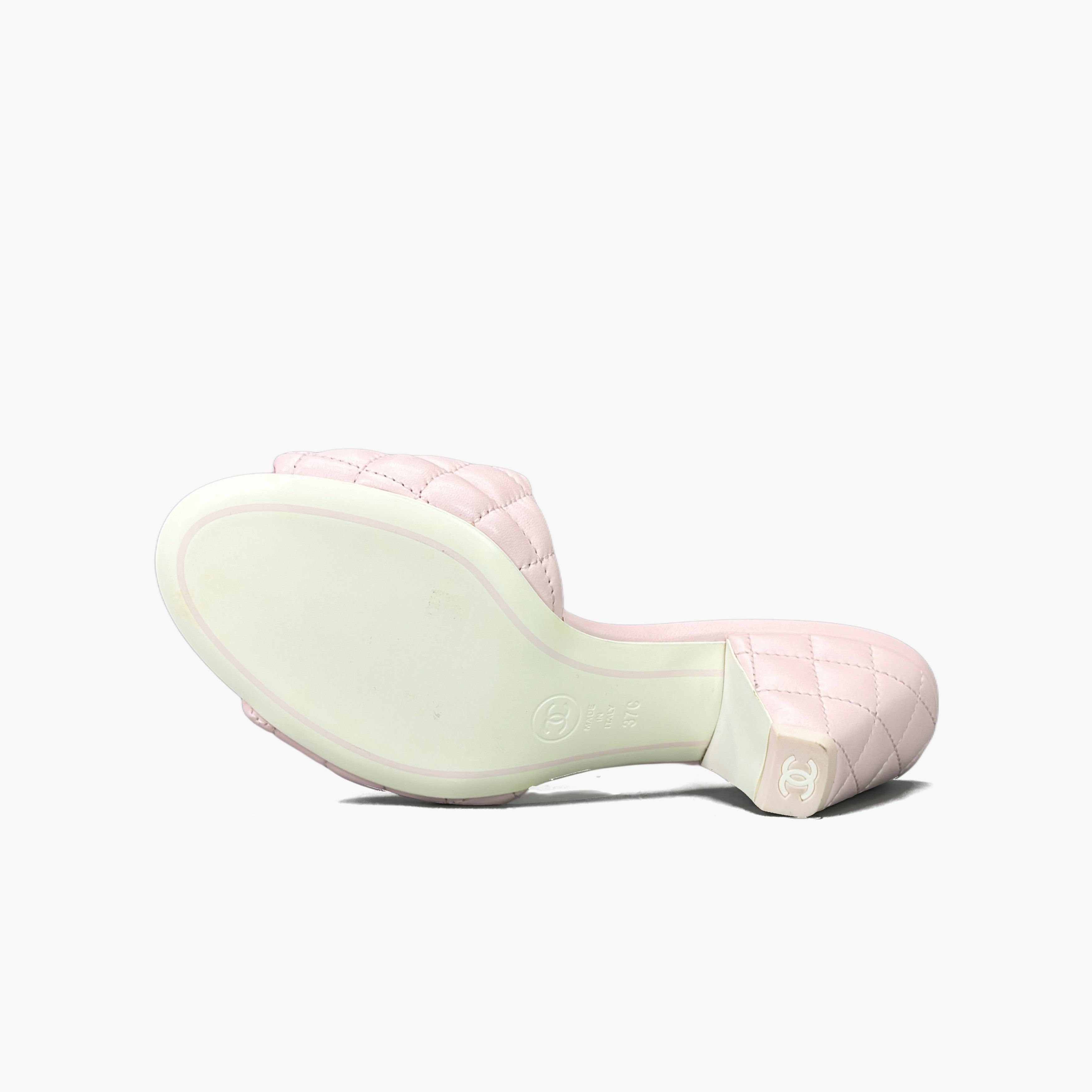 Chanel CHANEL Quilted CC Logo Sandals Size 37 Size US 7 / IT 37 - 8 Thumbnail