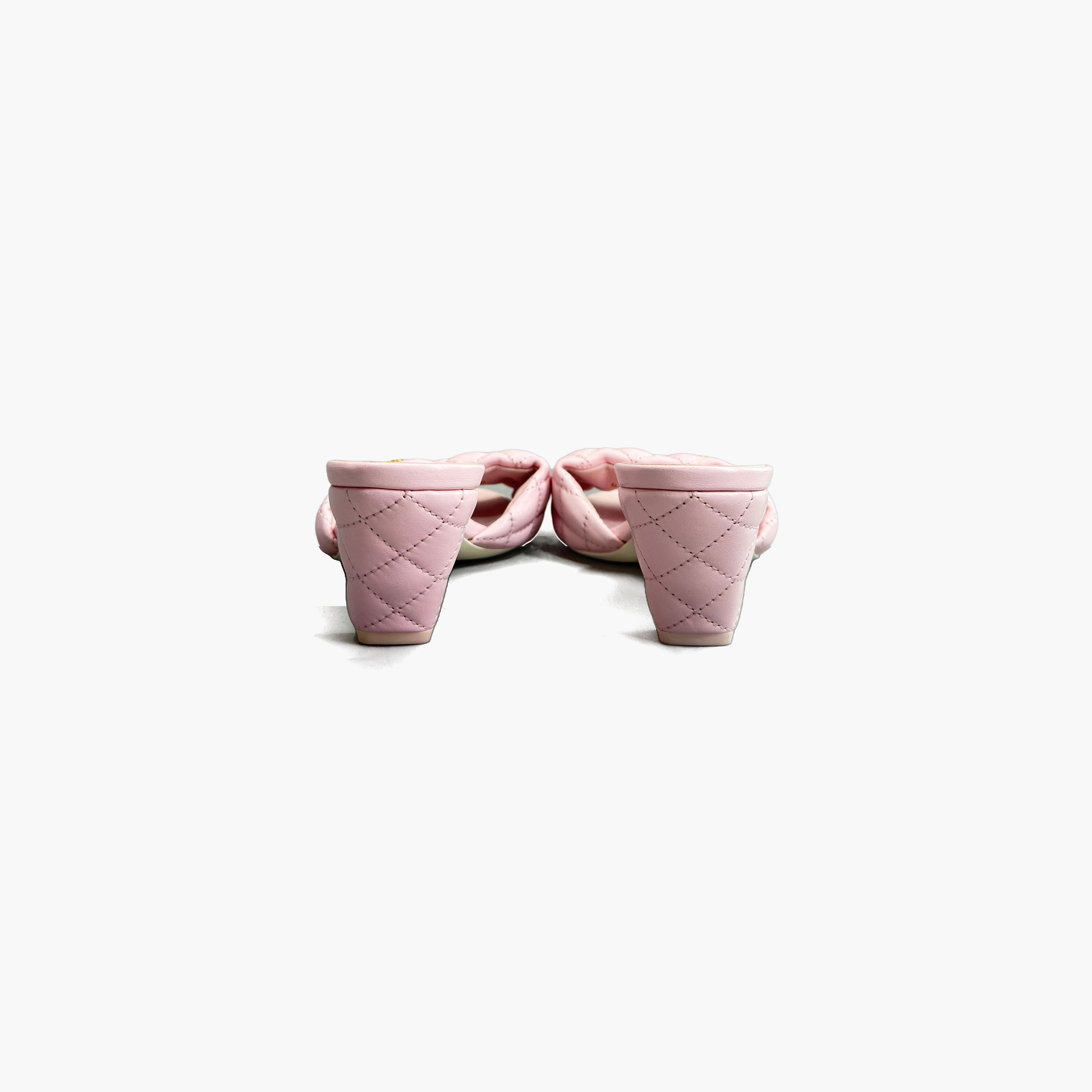 Chanel CHANEL Quilted CC Logo Sandals Size 37 Size US 7 / IT 37 - 6 Thumbnail