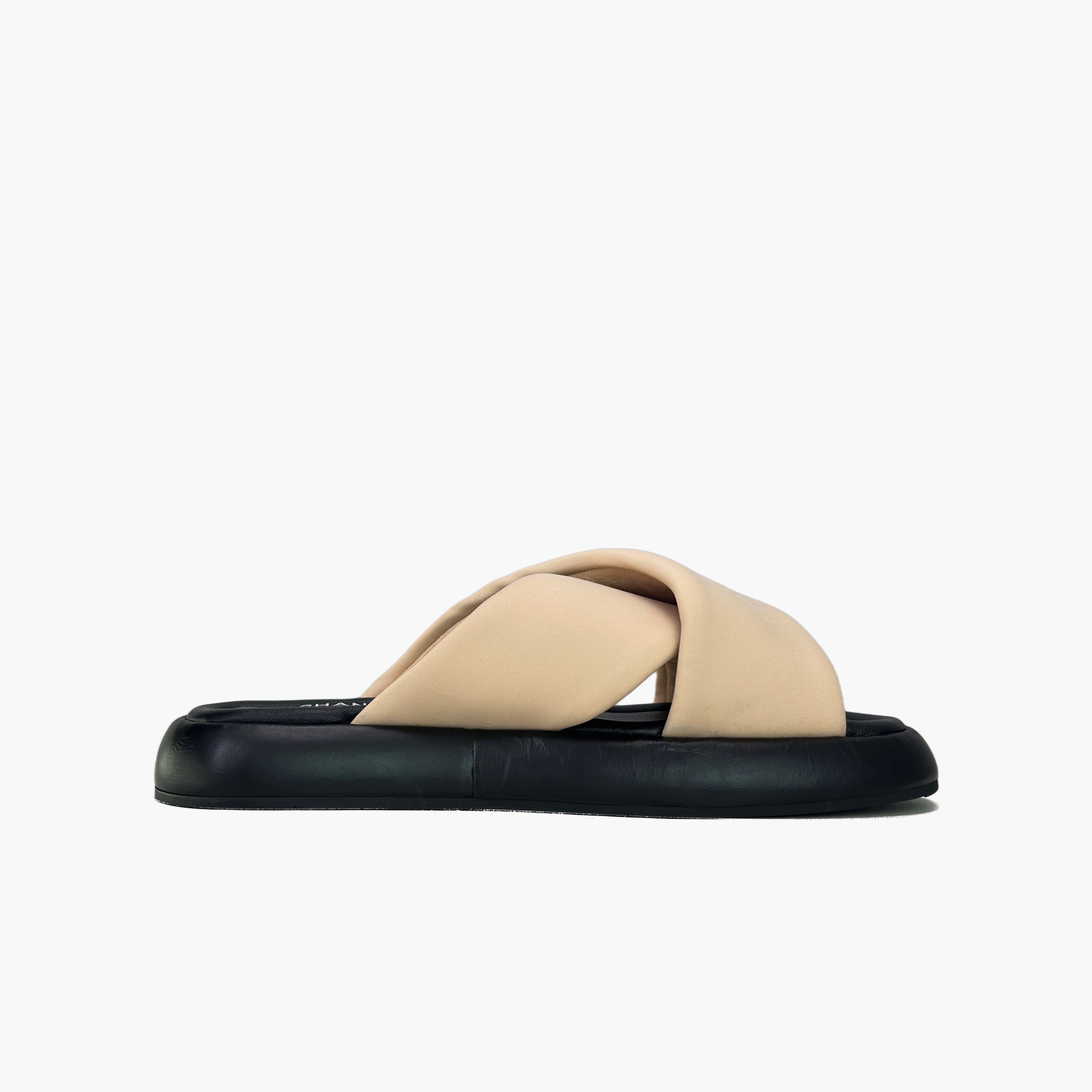 Chanel Chanel Leather Logo Slides Size 38 Size US 8 / IT 38 - 2 Thumbnail