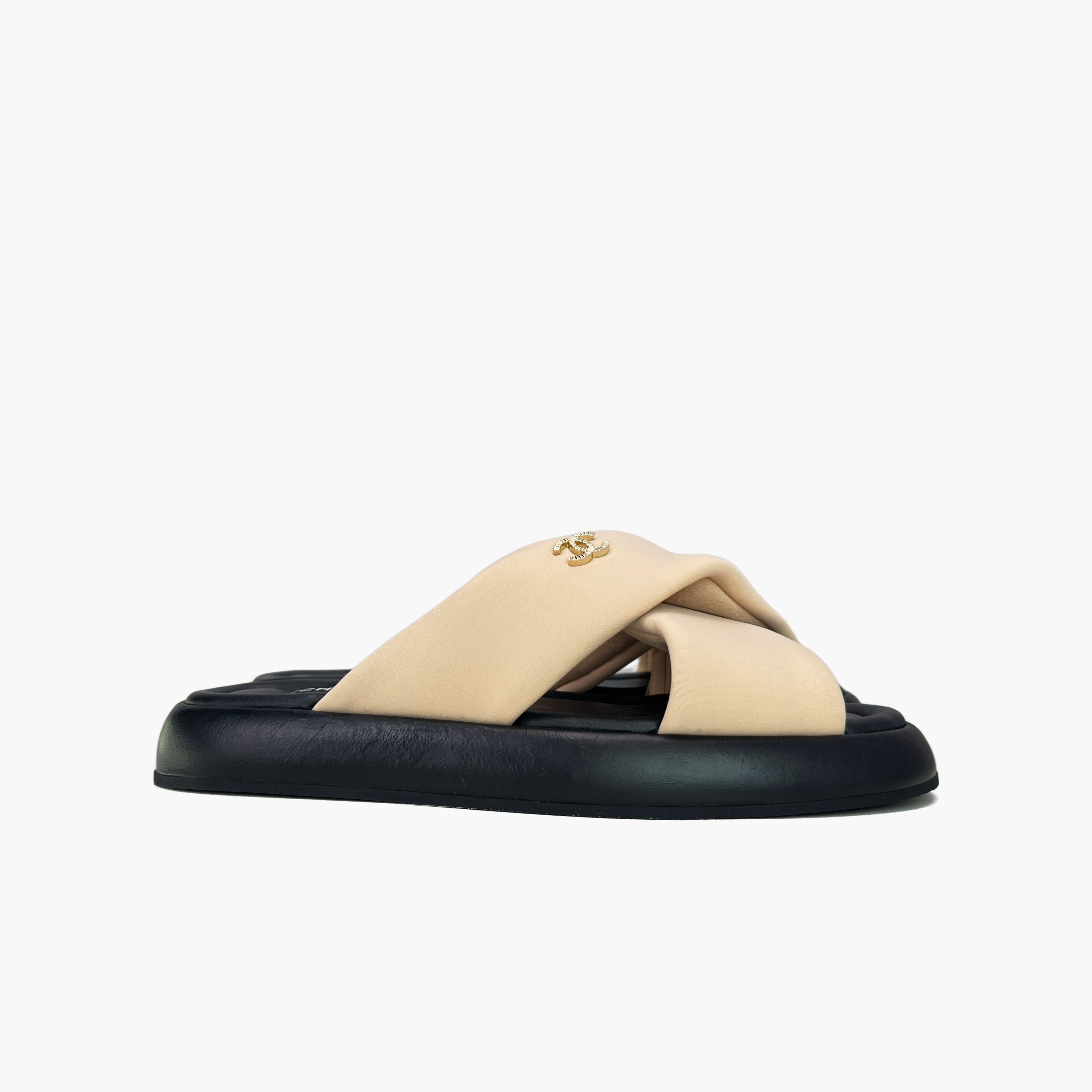 Chanel Chanel Leather Logo Slides Size 38 Size US 8 / IT 38 - 4 Thumbnail