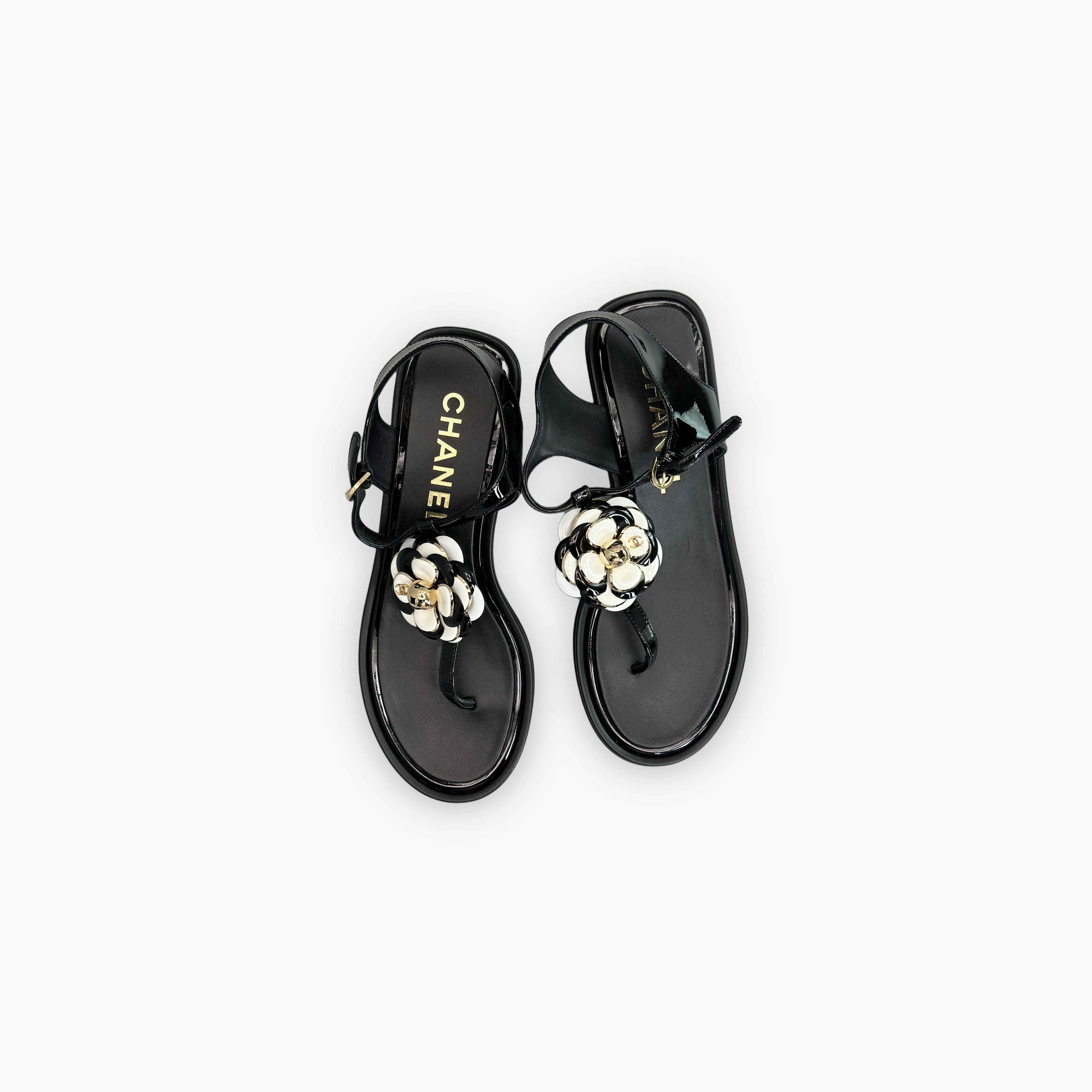 Chanel CHANEL Camellia Patent Leather Thong Sandals Size 37 Size US 7 / IT 37 - 9 Thumbnail