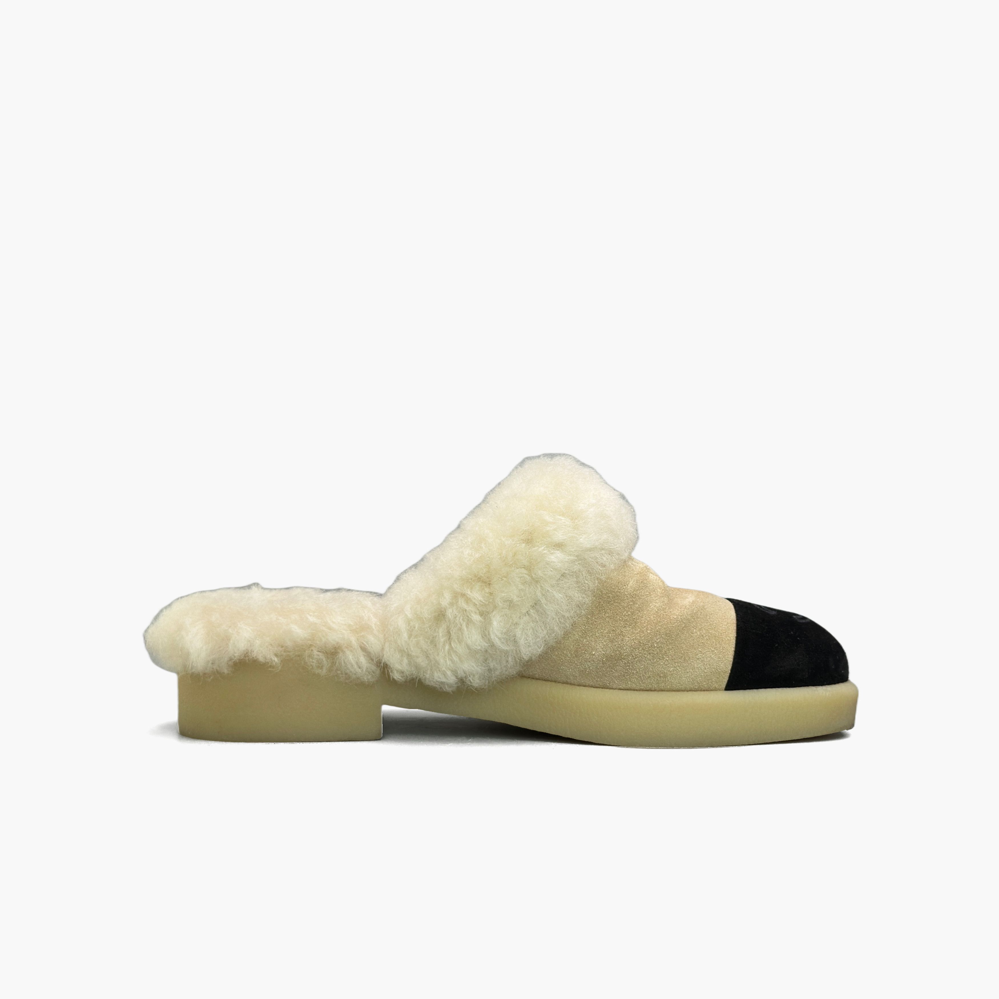 Chanel Chanel Shearling Mules Size 36 Size US 6 / IT 36 - 2 Thumbnail