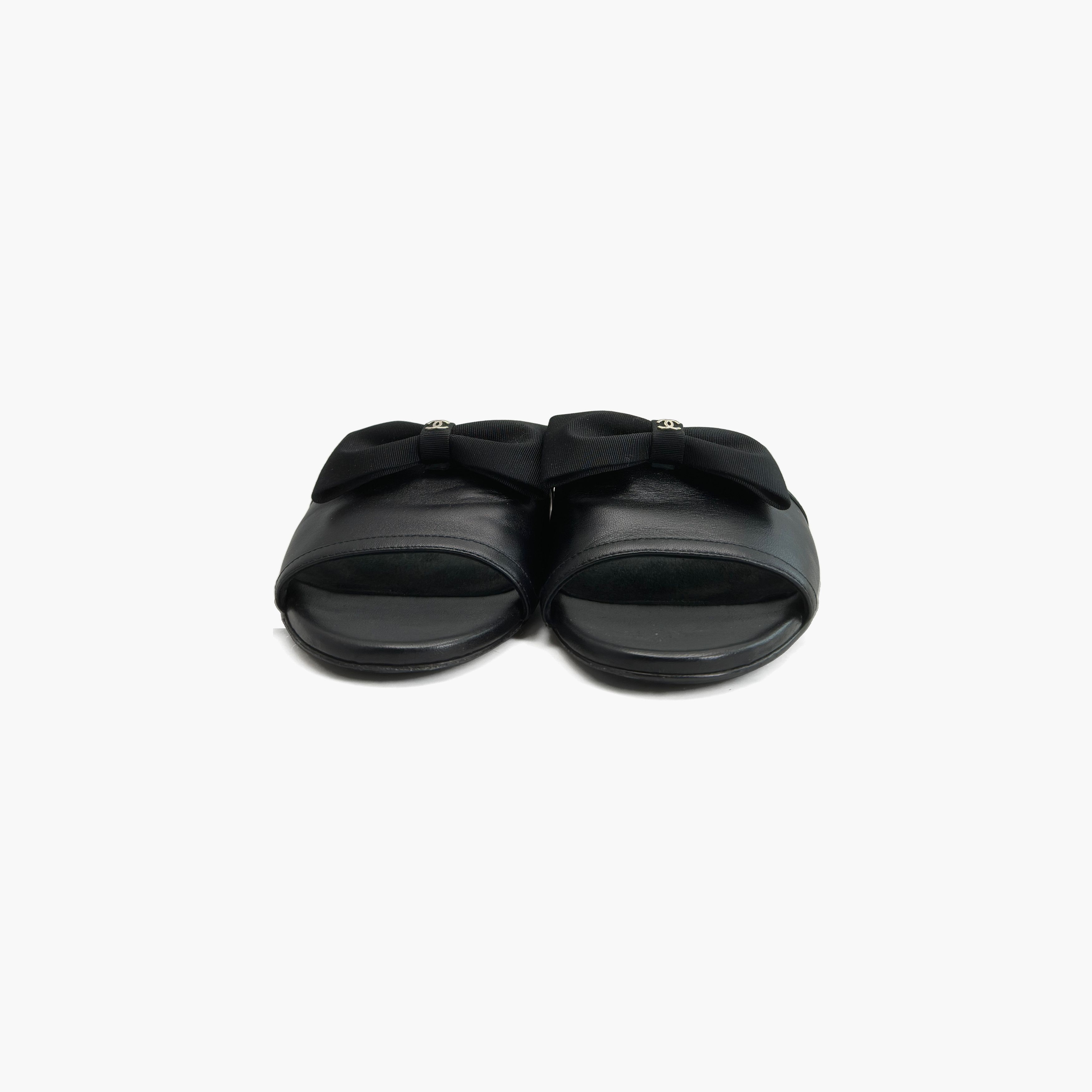 Chanel Chanel Black Bow Sandals Size 36.5 Size US 6.5 / IT 36.5 - 5 Thumbnail