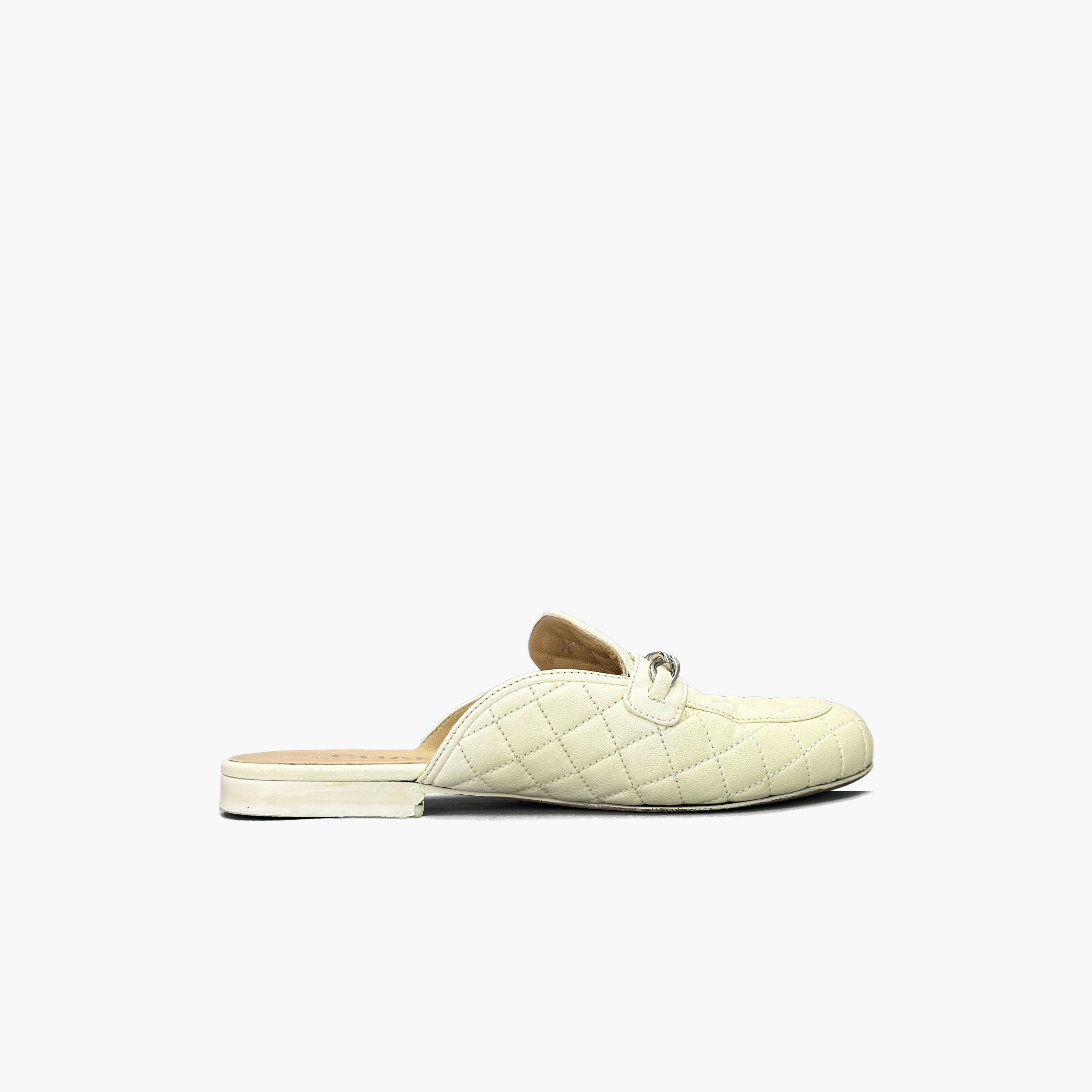 Chanel Chanel Quilted Chain Mules Size 35.5 Size US 5.5 / IT 35.5 - 2 Thumbnail