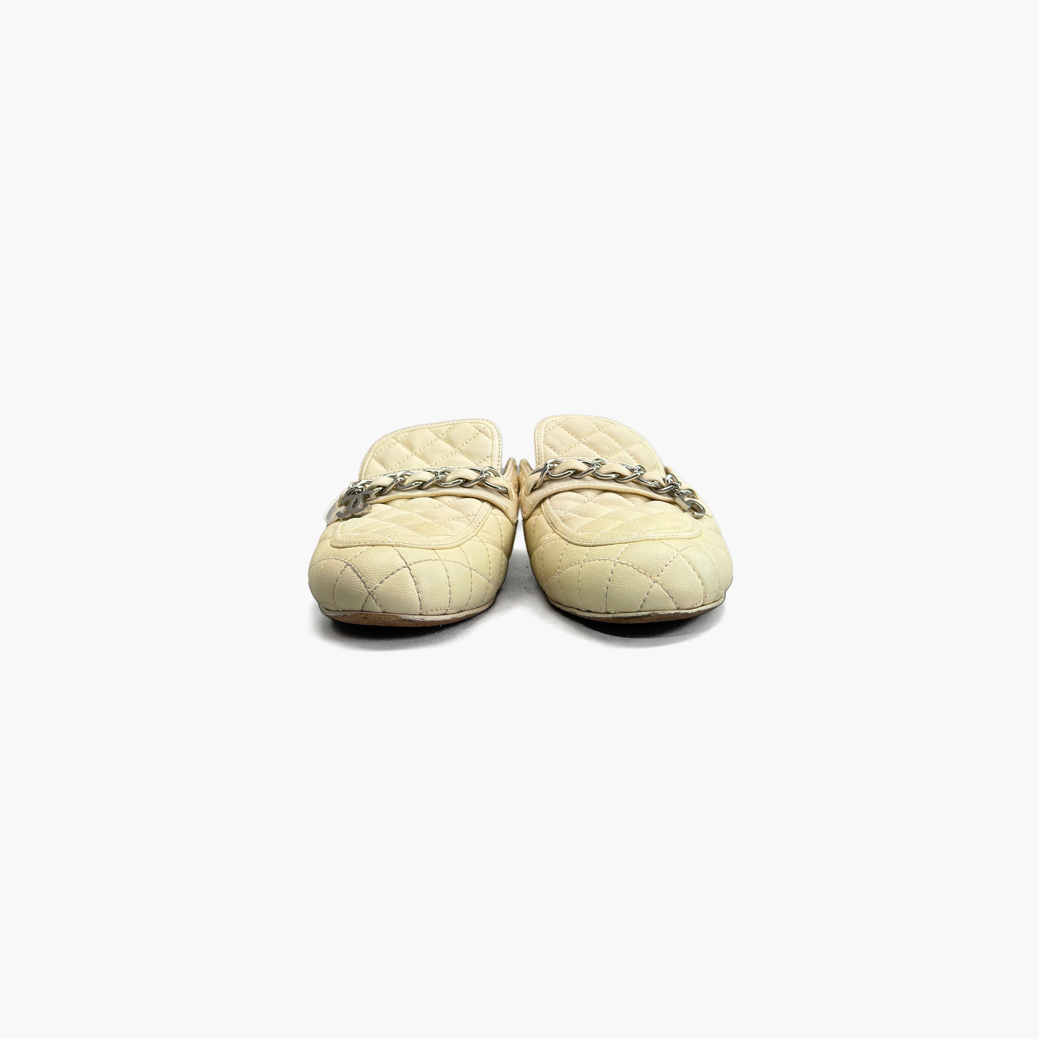 Chanel Chanel Quilted Chain Mules Size 35.5 Size US 5.5 / IT 35.5 - 5 Thumbnail