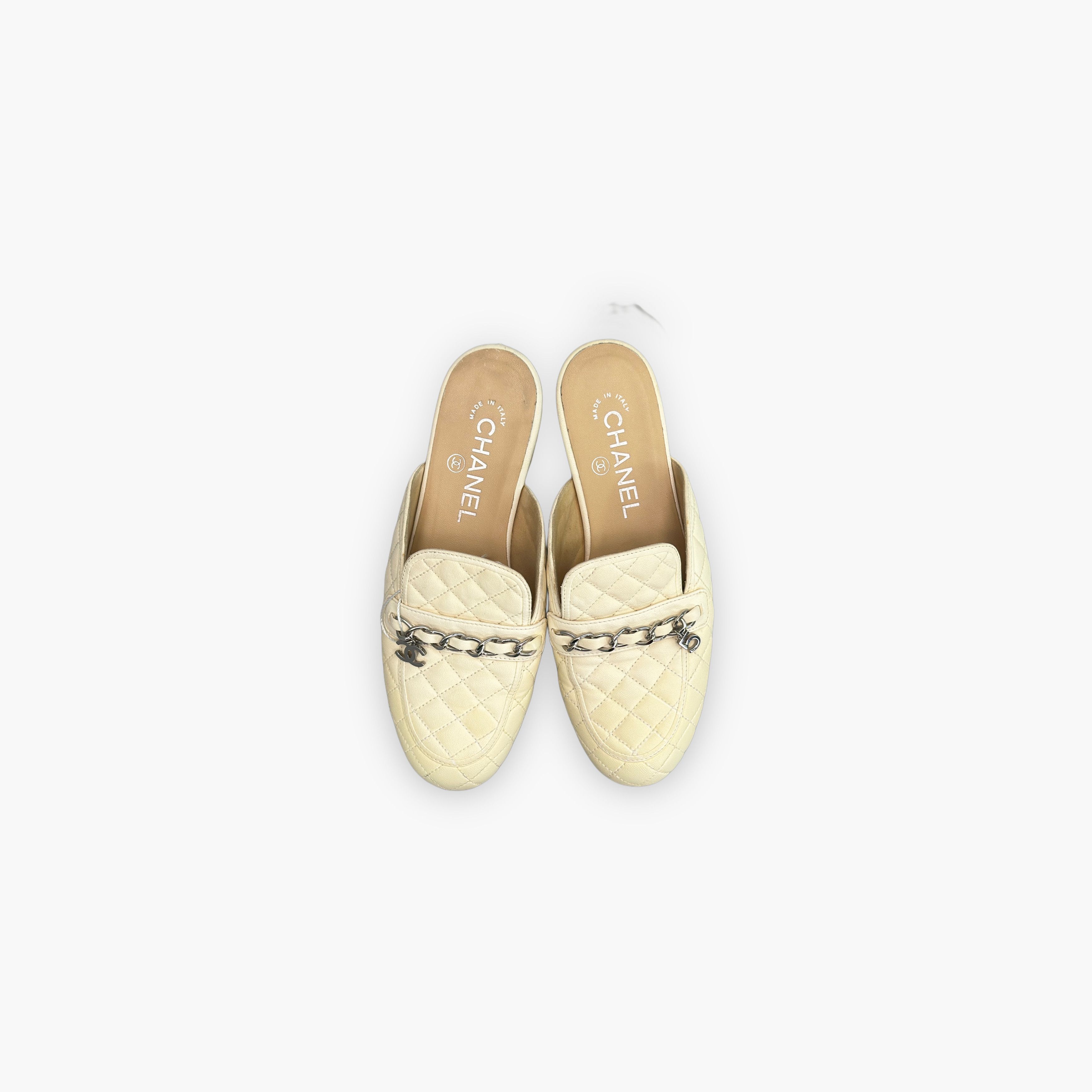 Chanel Chanel Quilted Chain Mules Size 35.5 Size US 5.5 / IT 35.5 - 9 Thumbnail