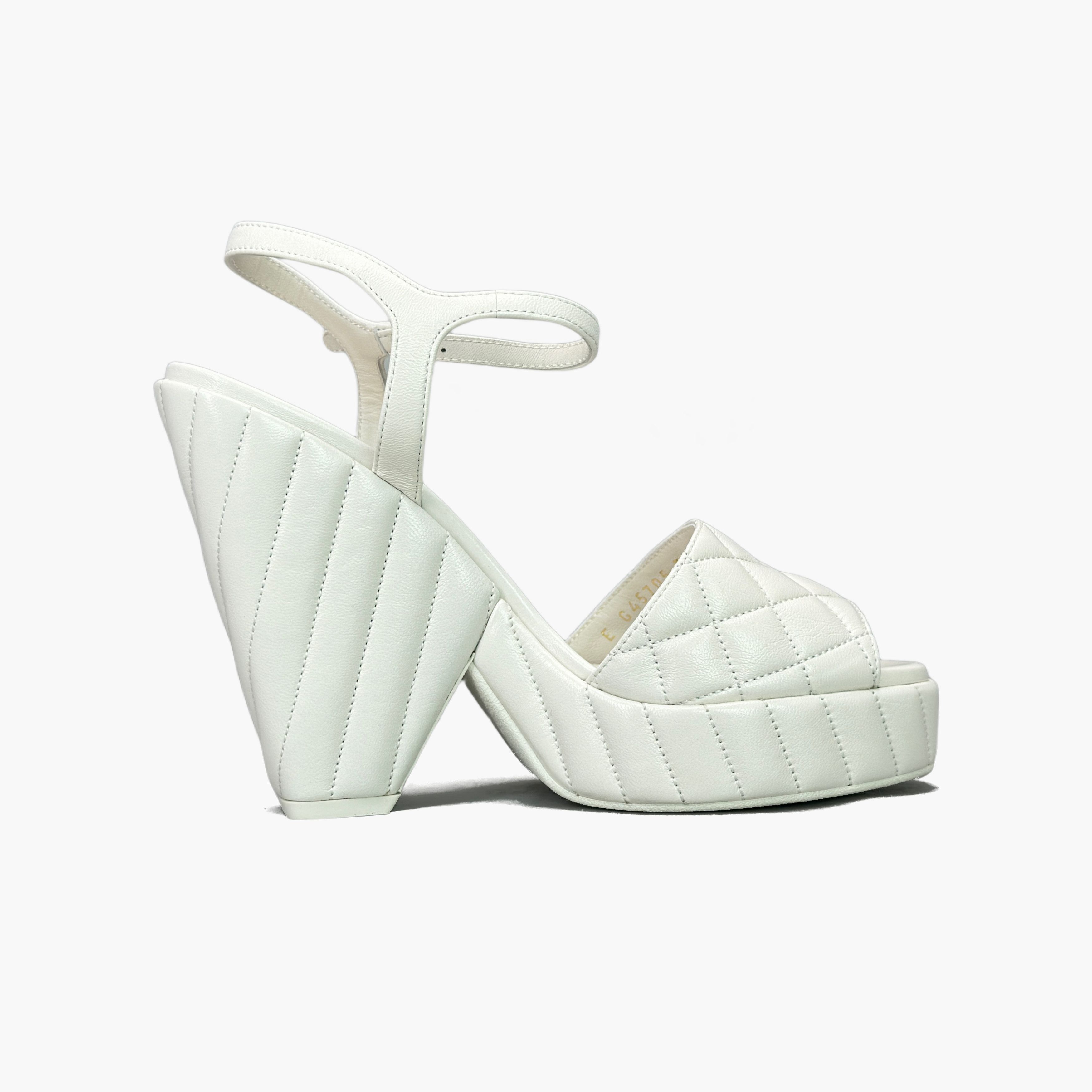 Chanel Chanel Quilted Leather Sandals Size 38 Size US 7 / IT 37 - 2 Thumbnail