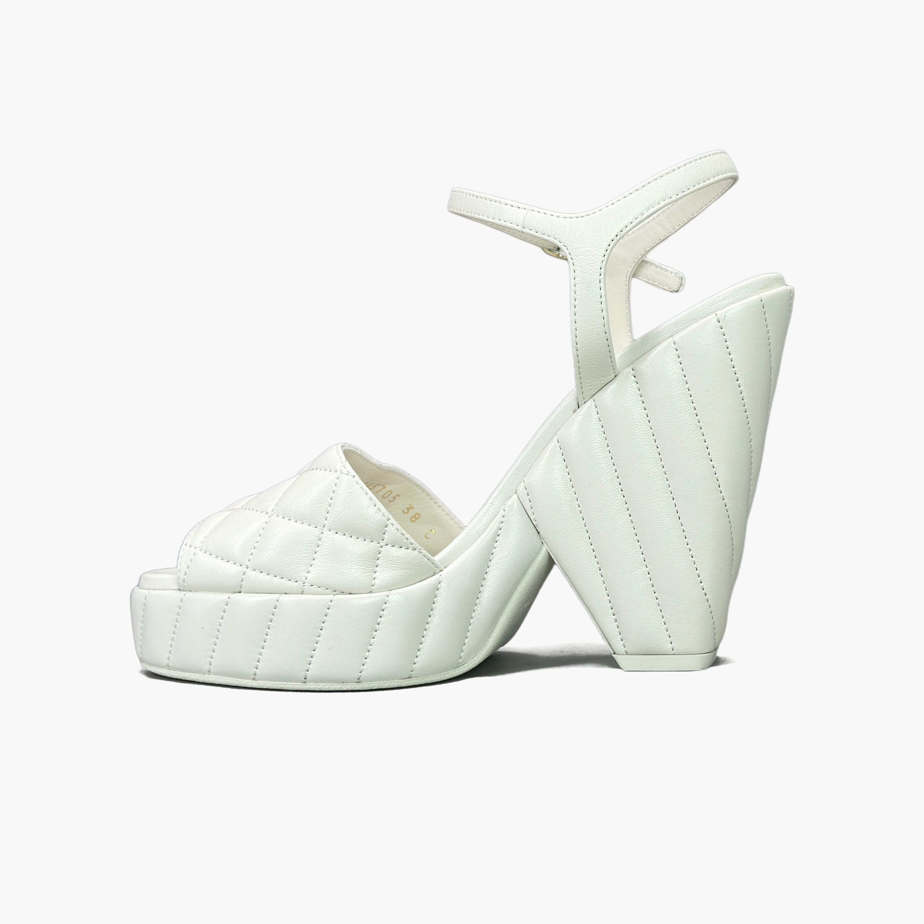 Chanel Chanel Quilted Leather Sandals Size 38 Size US 7 / IT 37 - 3 Thumbnail