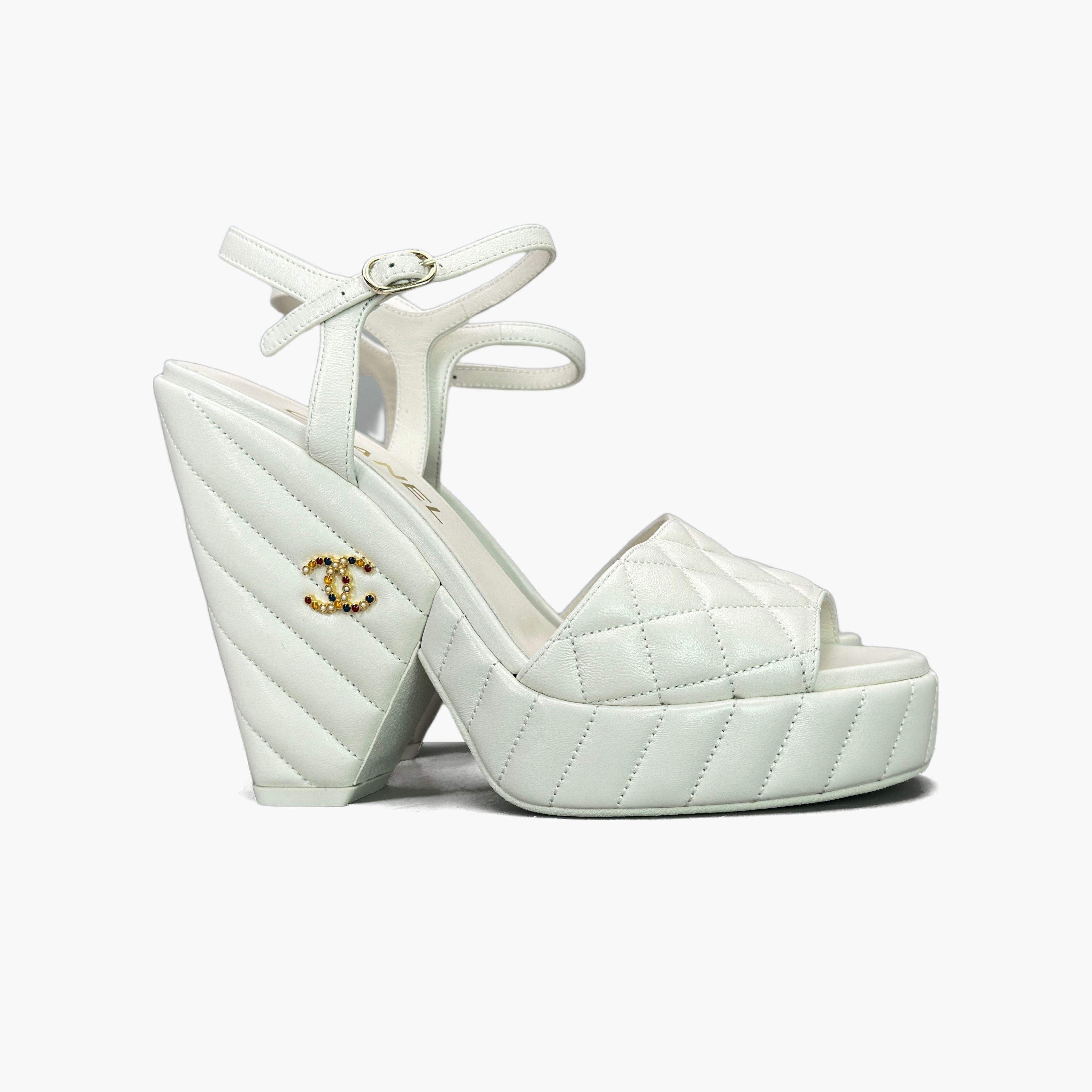 Chanel Chanel Quilted Leather Sandals Size 38 Size US 7 / IT 37 - 4 Thumbnail