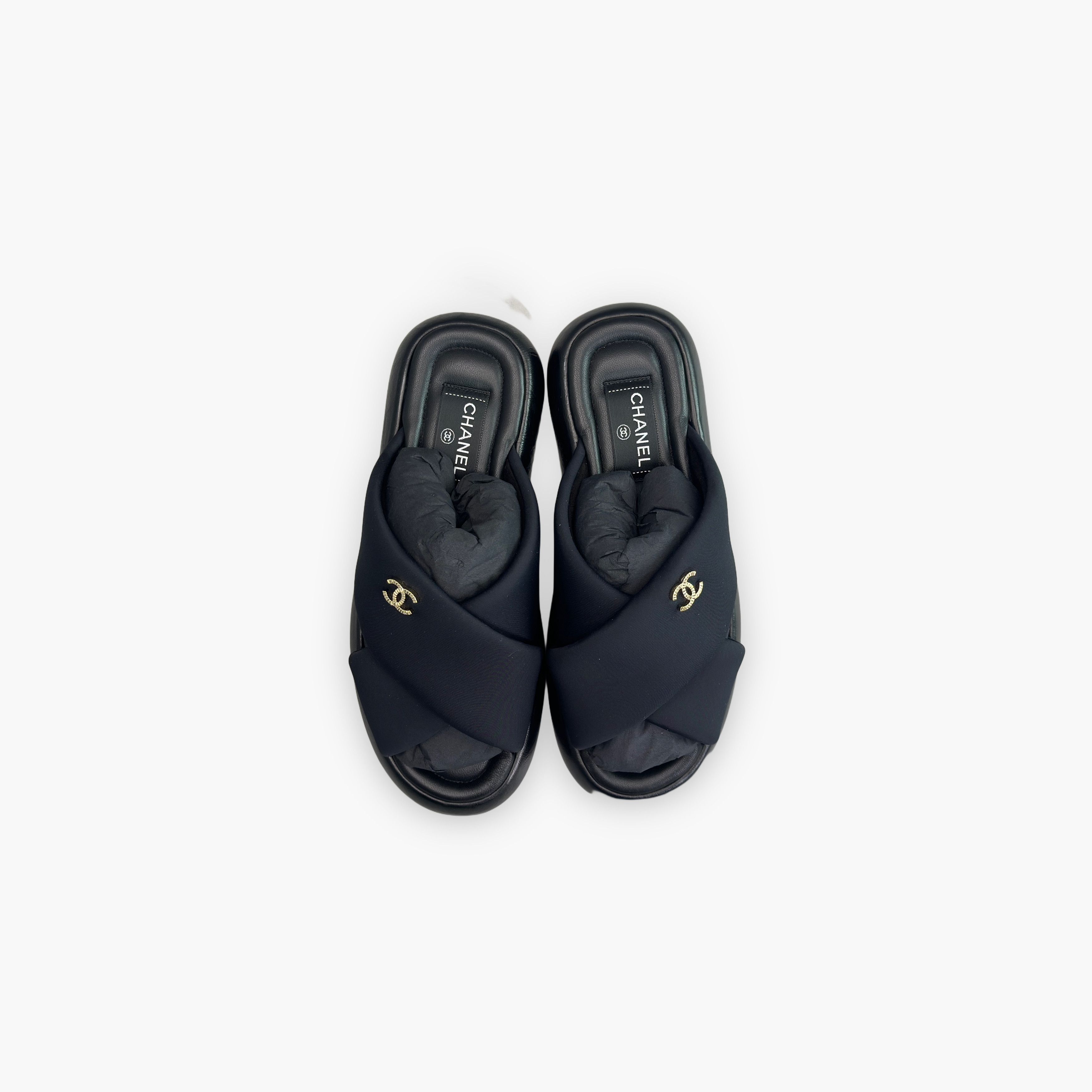 Chanel Chanel Fabric CC Logo Flat Sandals Size 38 Size US 8 / IT 38 - 9 Thumbnail