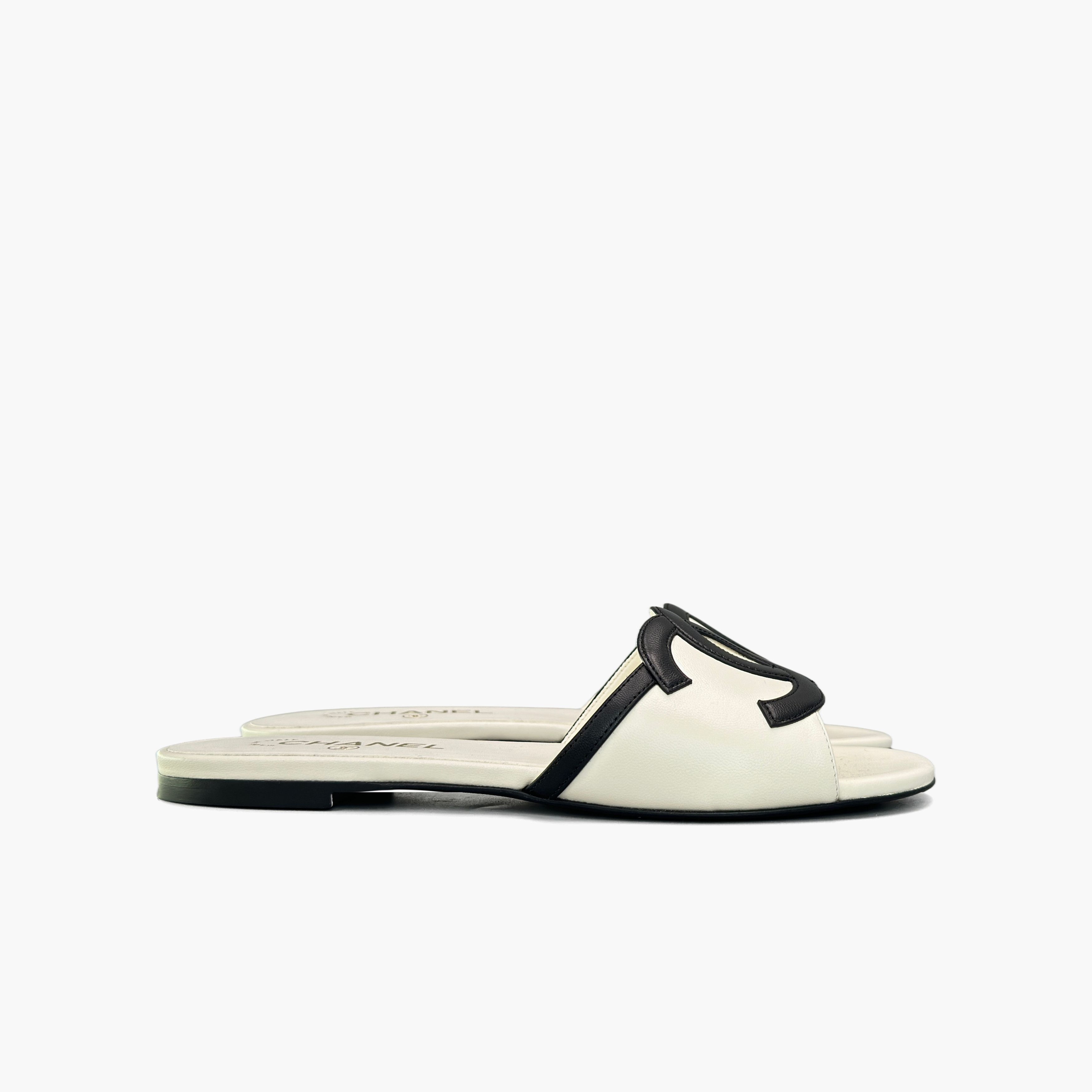 Chanel Chanel CC Logo Leather Slides Size 38.5 Size US 8.5 / IT 38.5 - 4 Thumbnail